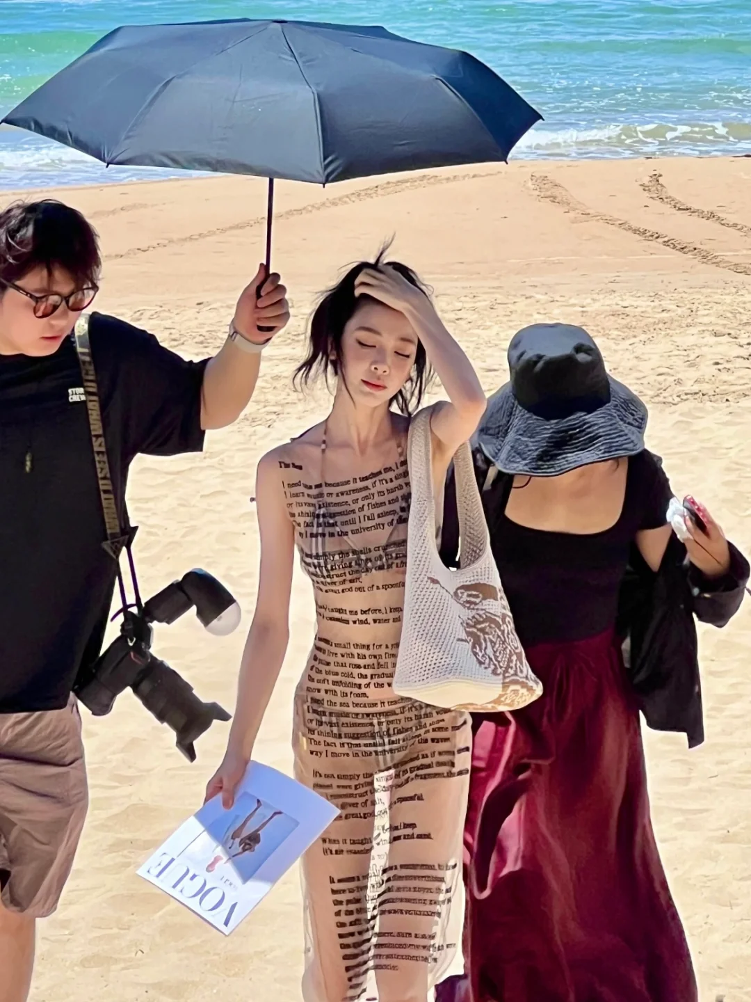 易梦玲真的敢穿又会穿！文字透视服好小众…