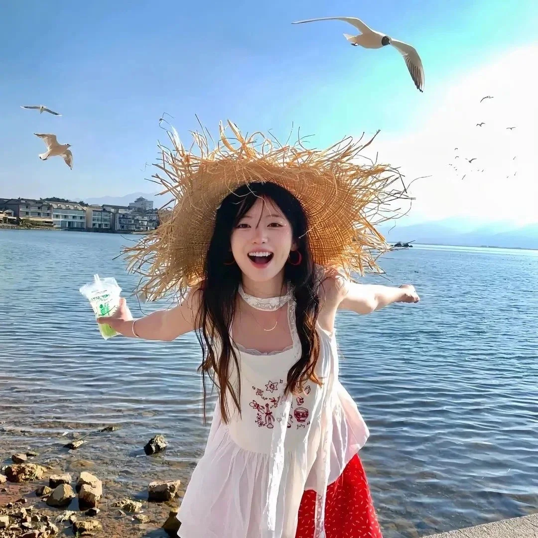𝙒𝙚𝘾𝙝𝙖𝙩 | 海边女头