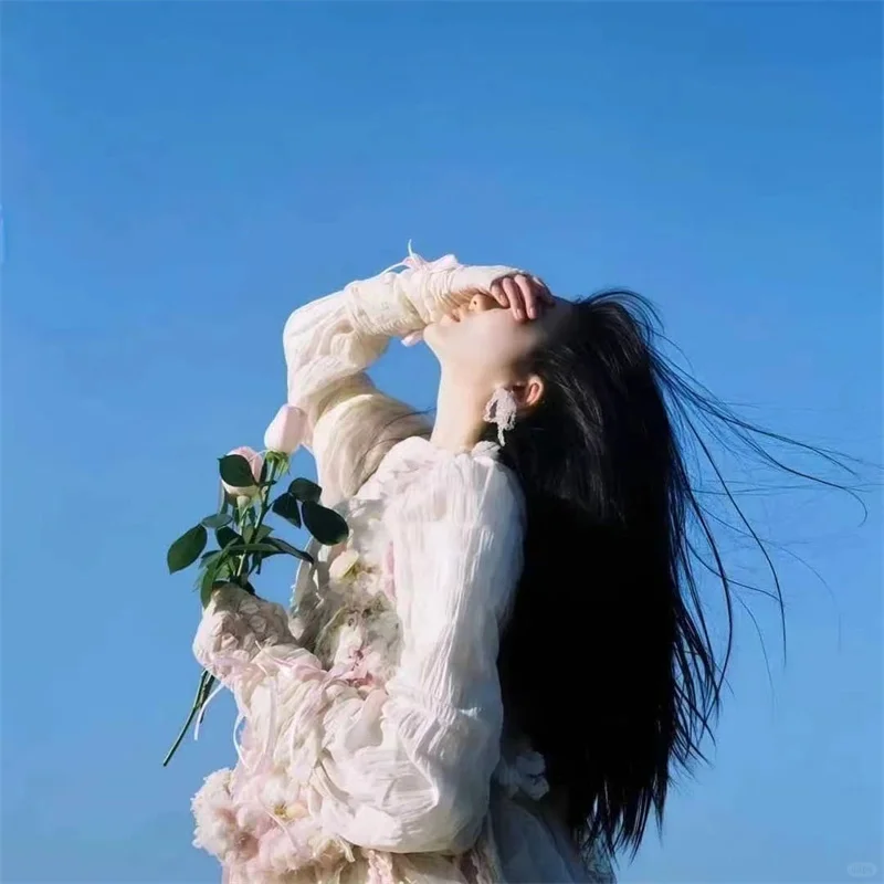 湛蓝的天空，纯净的花朵🍃