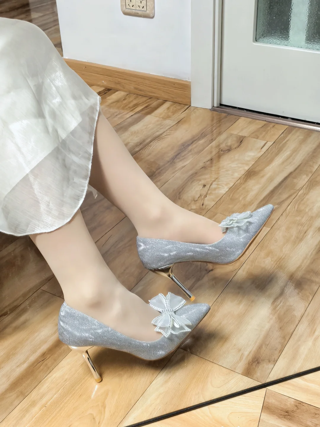 ”论银色细跟高跟鞋给的仙女感