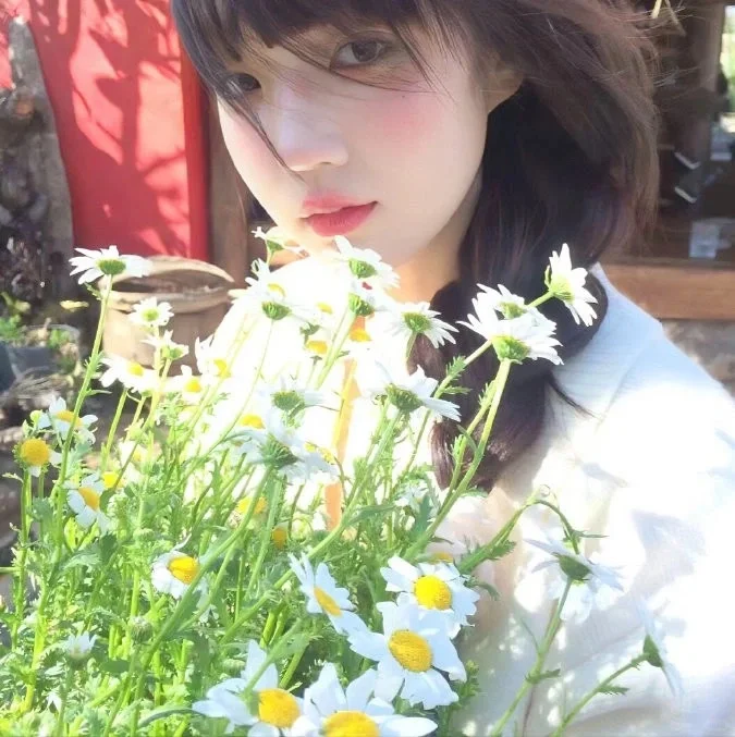 𝐒𝐡𝐚𝐫𝐞'治愈系𝙒𝙚𝘾𝙝𝙖𝙩绿色女头像