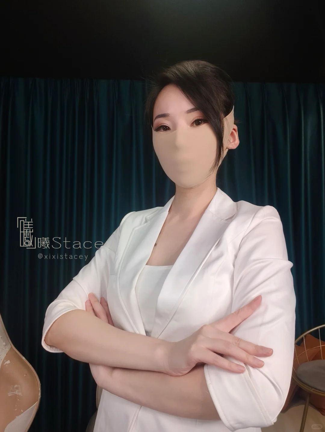 蒙面女上司