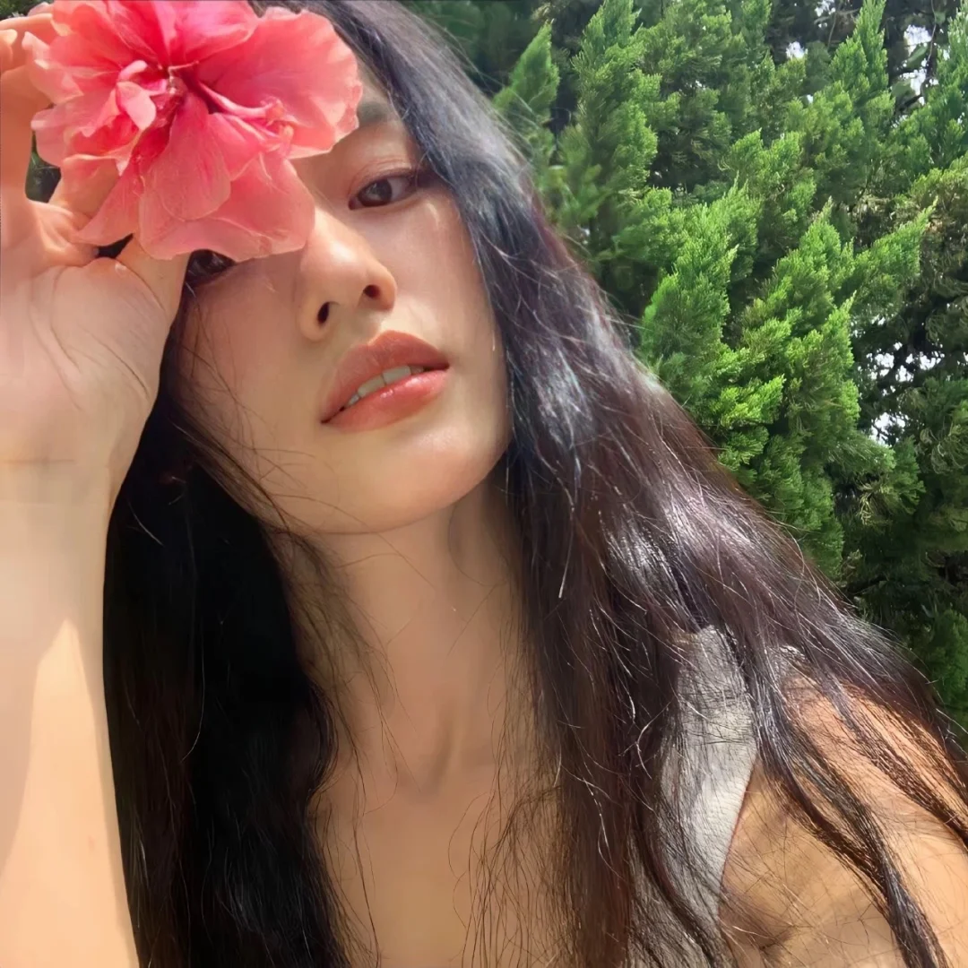 𝐒𝐡𝐚𝐫𝐞'治愈系𝙒𝙚𝘾𝙝𝙖𝙩绿色女头像