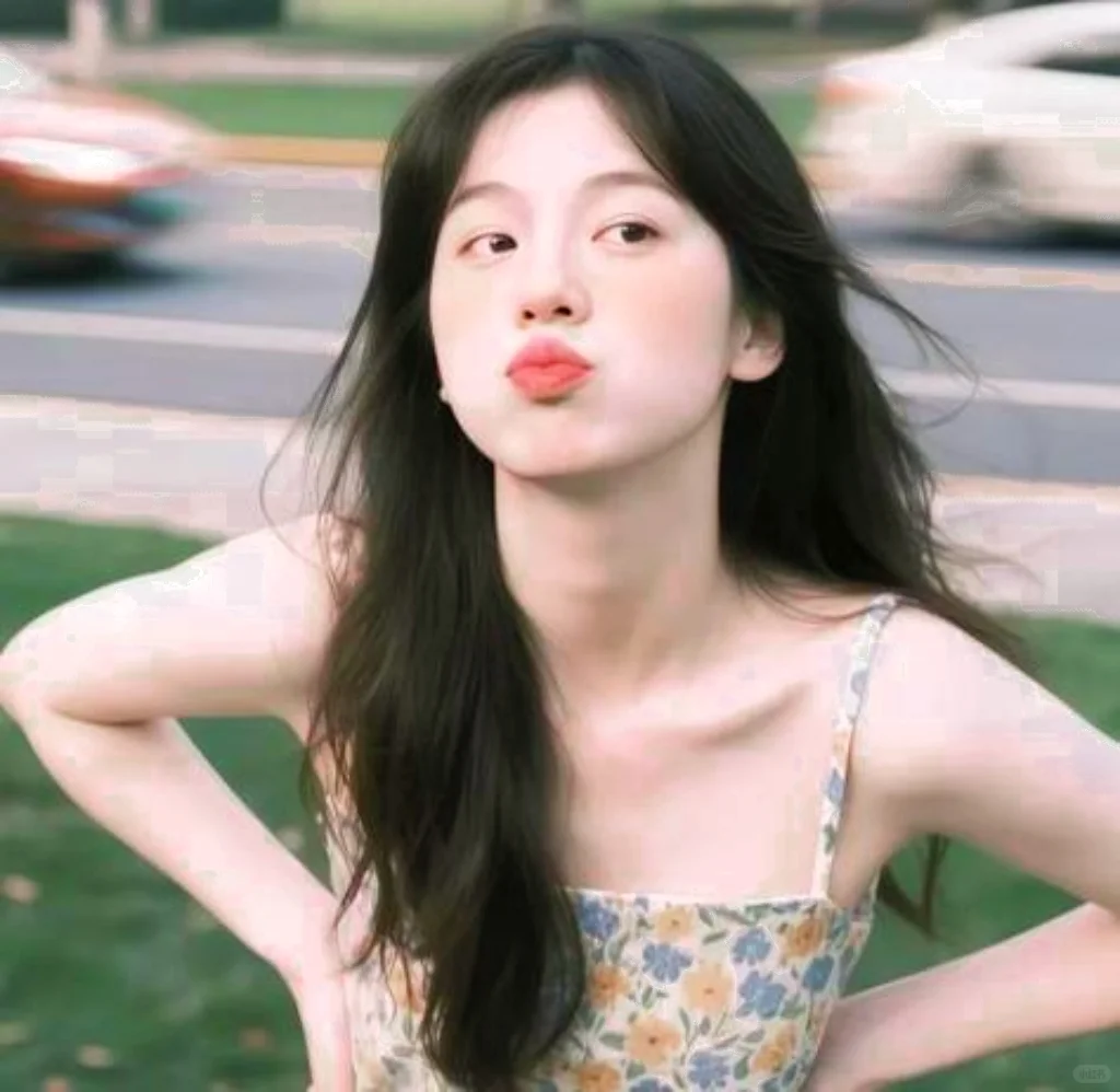𝑾𝒆𝑪𝒉𝒂𝒕夏日女头✰⋆⁺₊