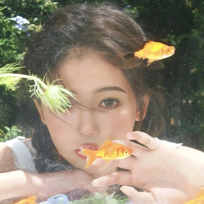 𝐒𝐡𝐚𝐫𝐞'治愈系𝙒𝙚𝘾𝙝𝙖𝙩绿色女头像