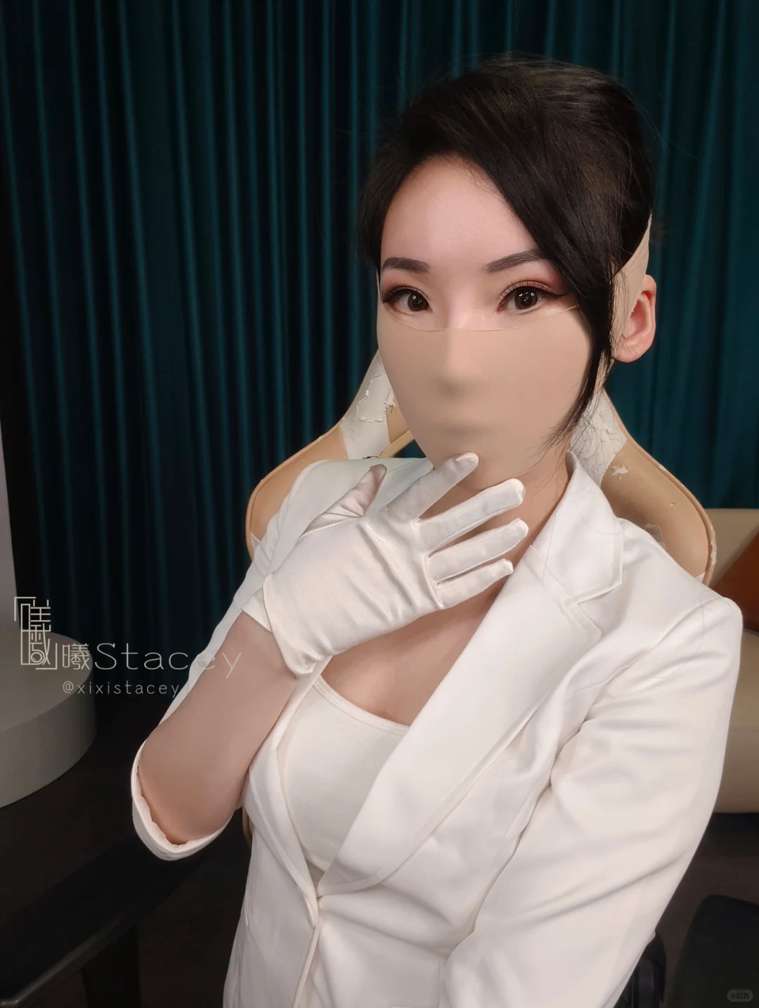 蒙面女上司