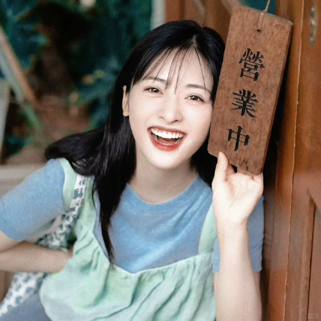 沈月〡18张可爱甜美少女头像壁纸清新图甜妹