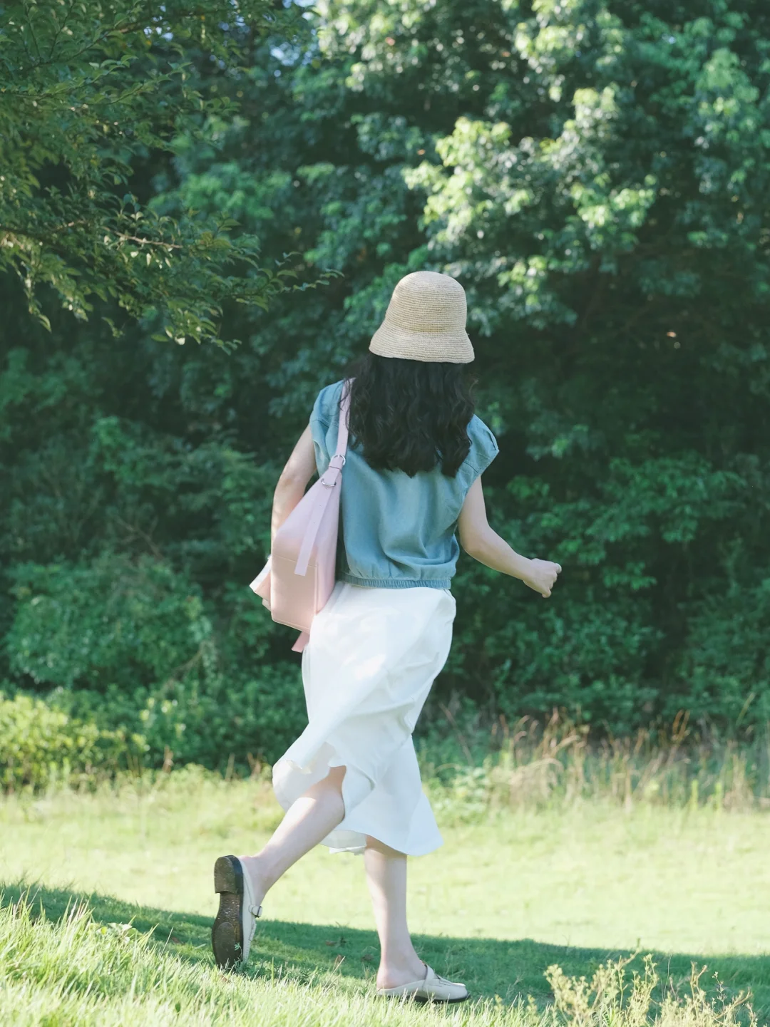 📷不露脸夏日草地氛围感拍照