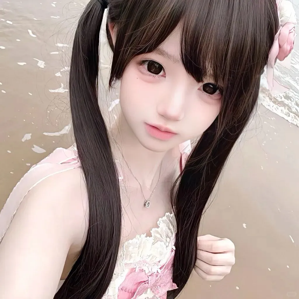 被她颜值冲晕的海边女孩🦓