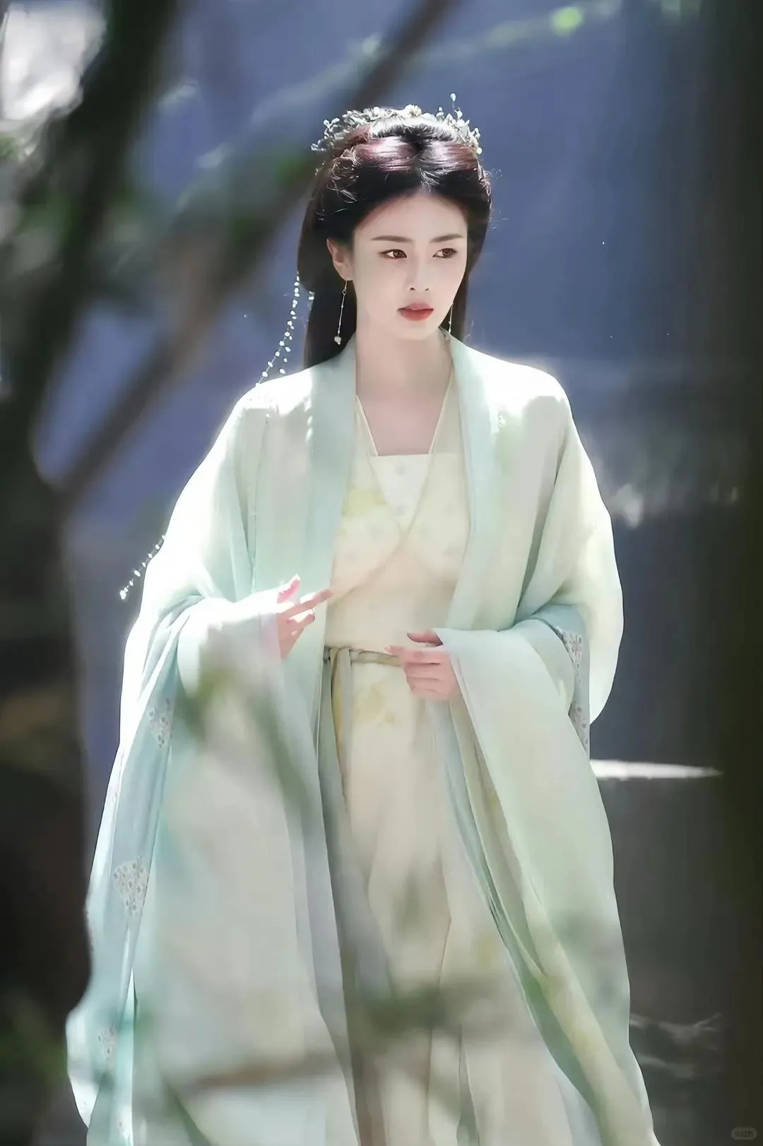白鹿 临江仙 壁纸