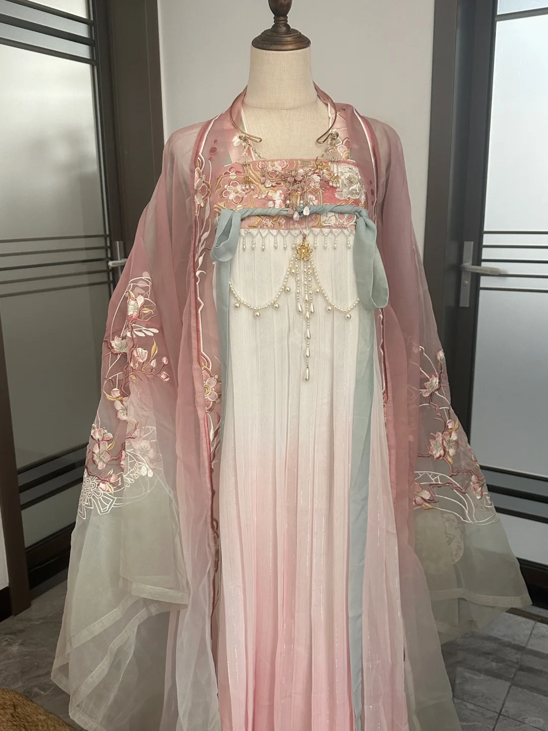蛮温柔的樱花系汉服～