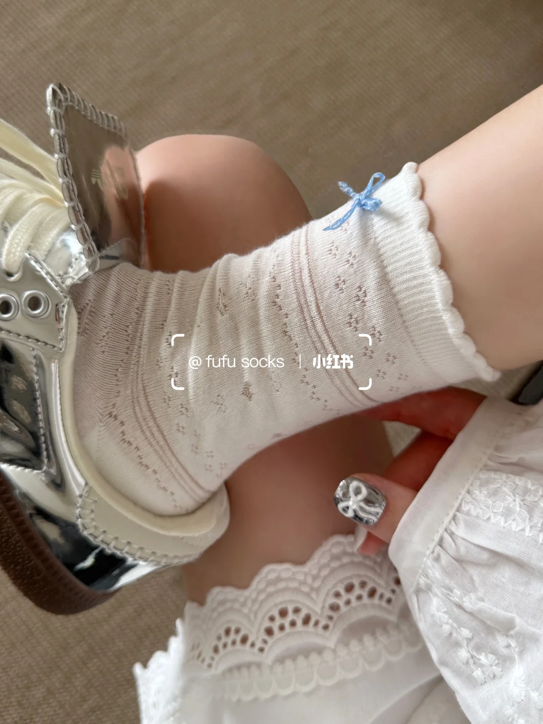 新入蝴蝶结🎀小白袜！！太有夏日的感觉了~