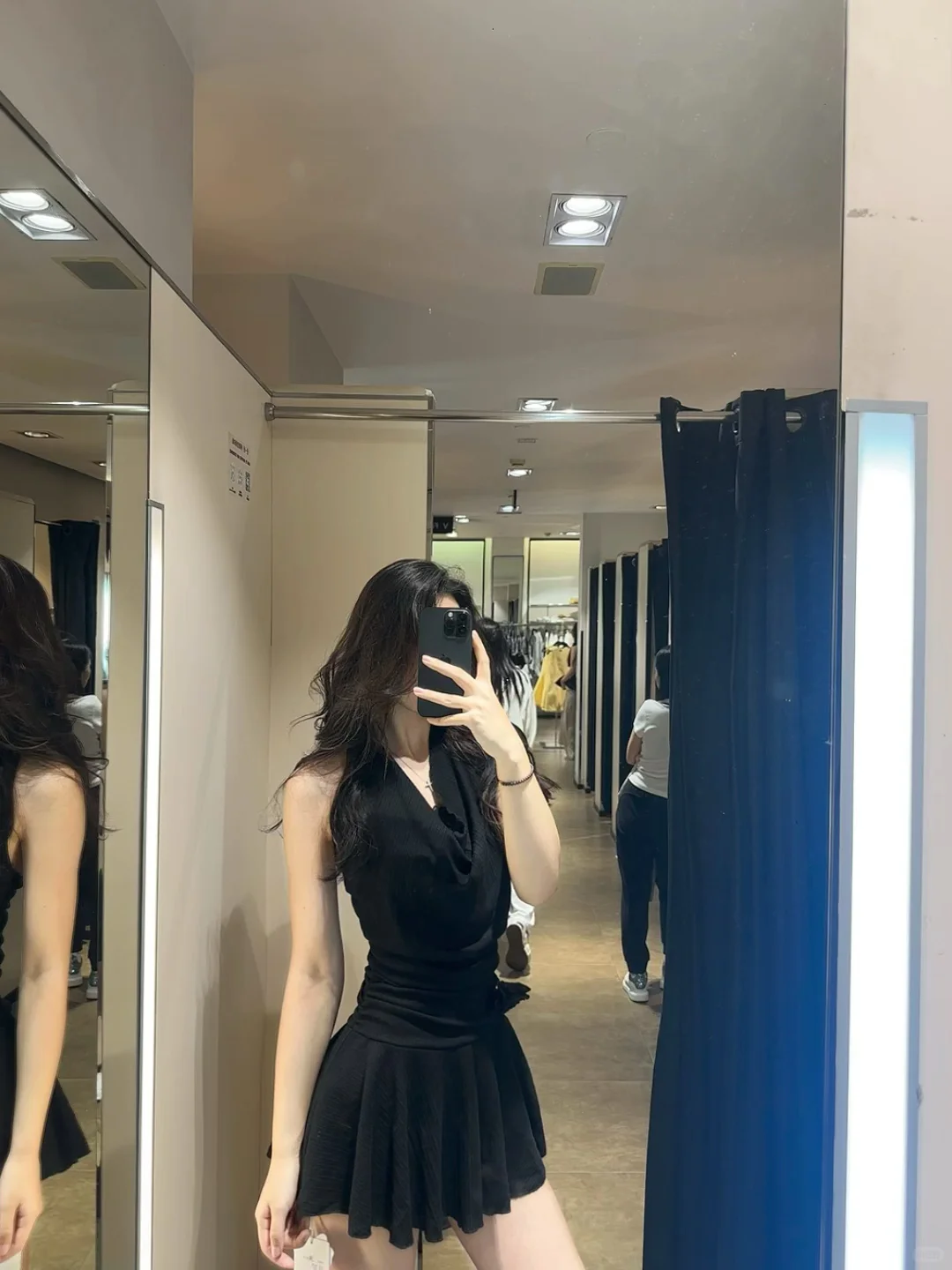 好喜欢小黑裙