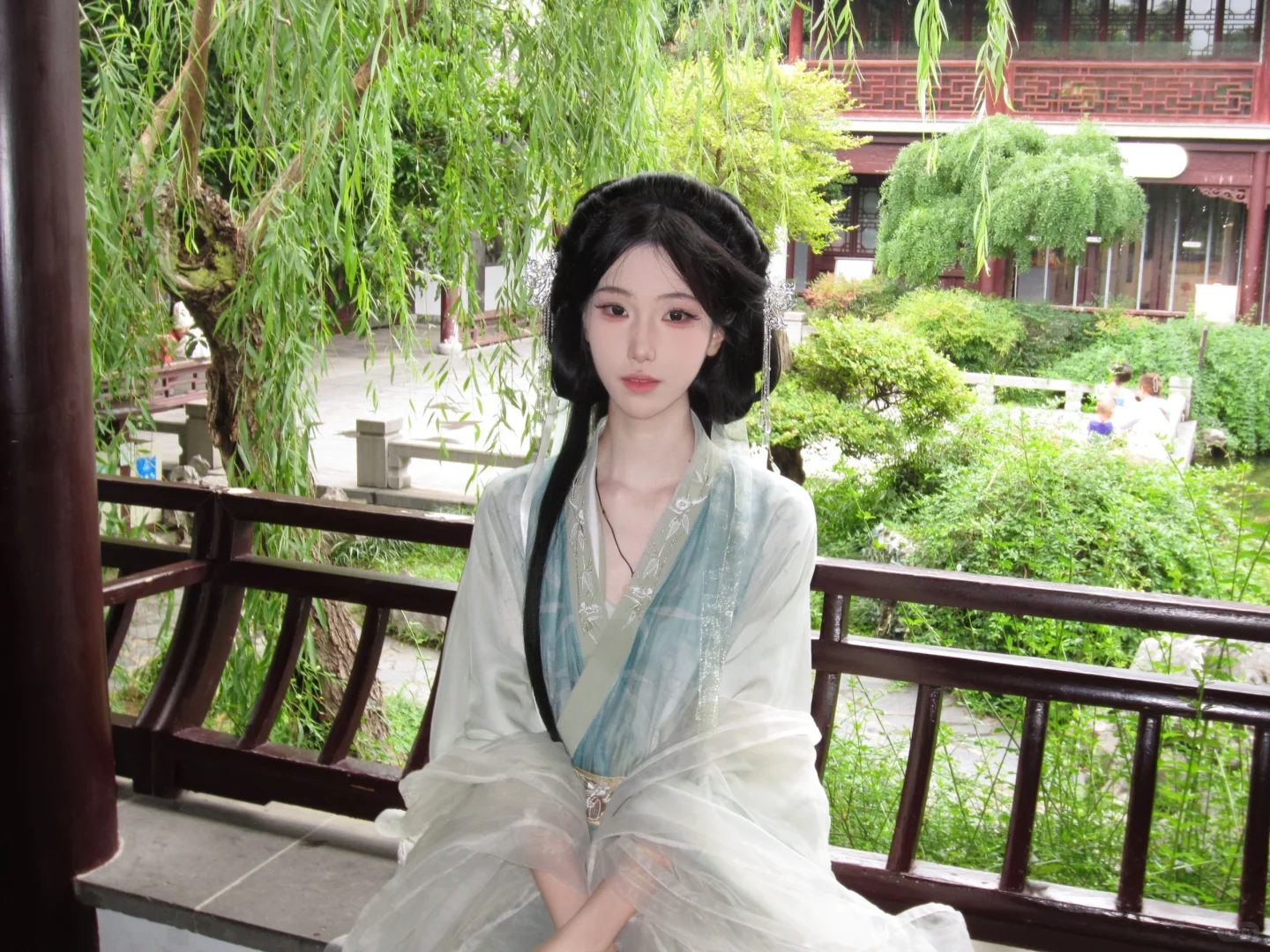 太瘦了老感觉我自己不是很能撑起来