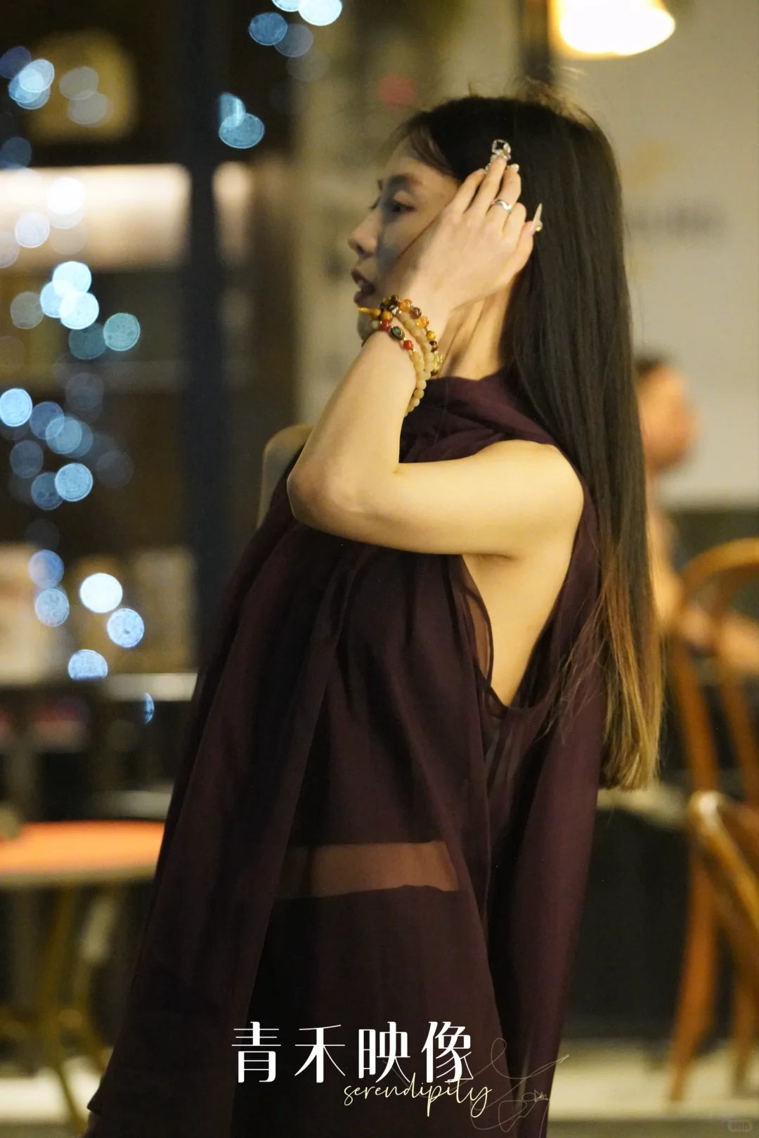 穿包臀裙透视上衣美背内衣的女孩 02