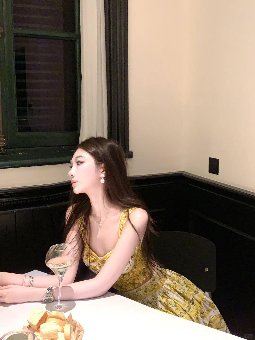 D&G黄裙子有种经济上行的美