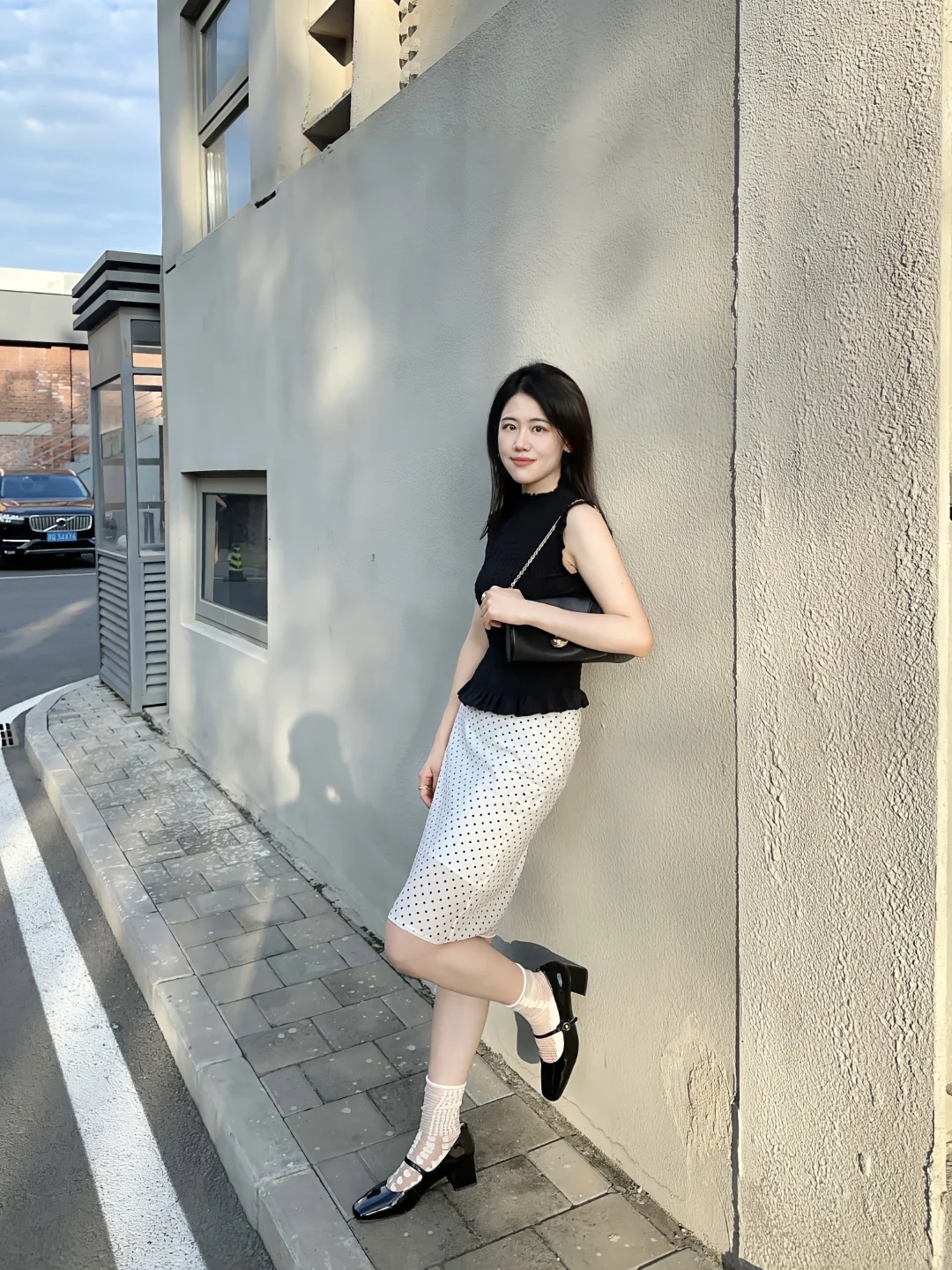 T恤+波点裙，夏日的气质女士