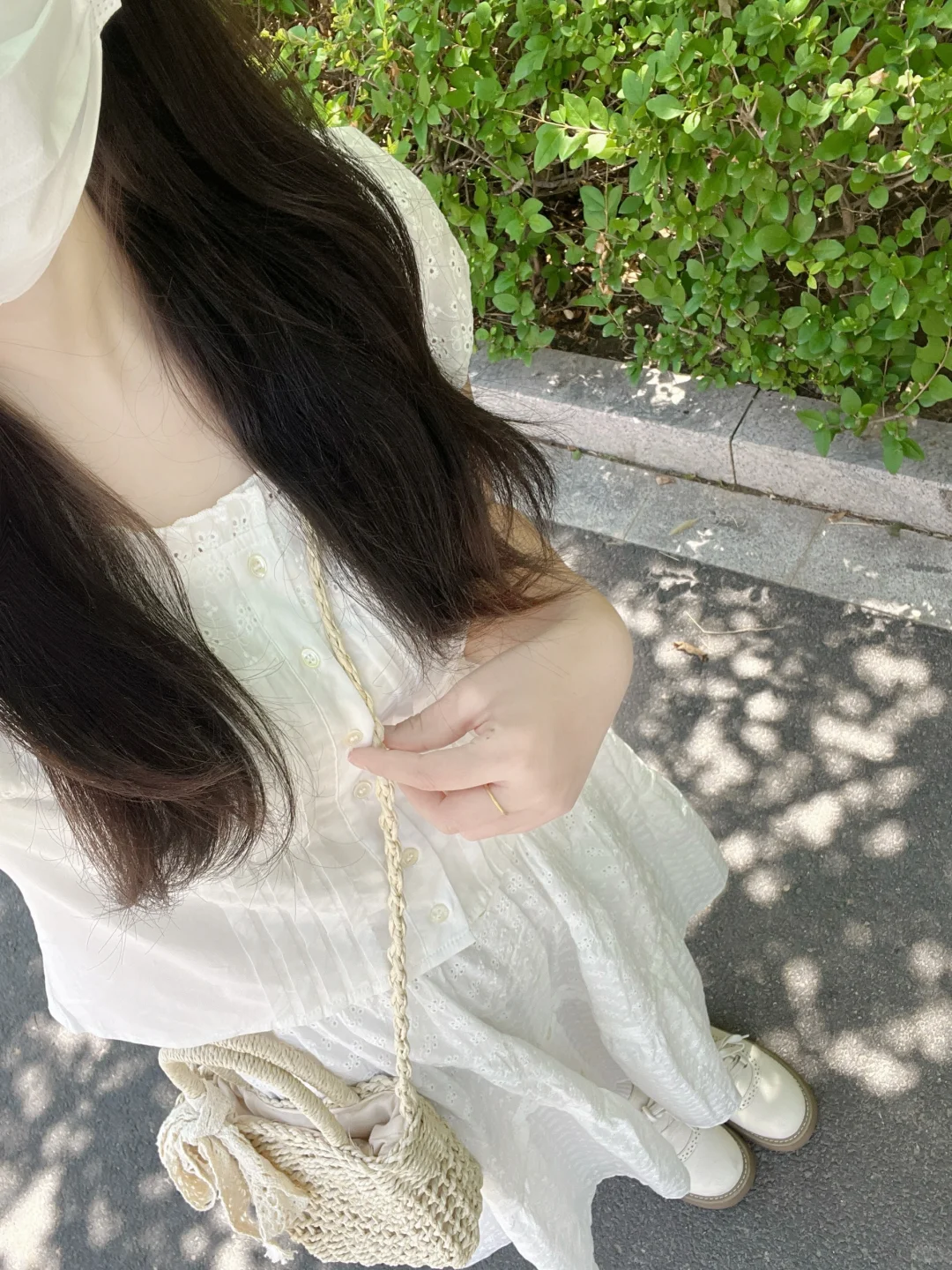今天穿这套！！奶呼呼小白裙也太小女生啦！！🐰