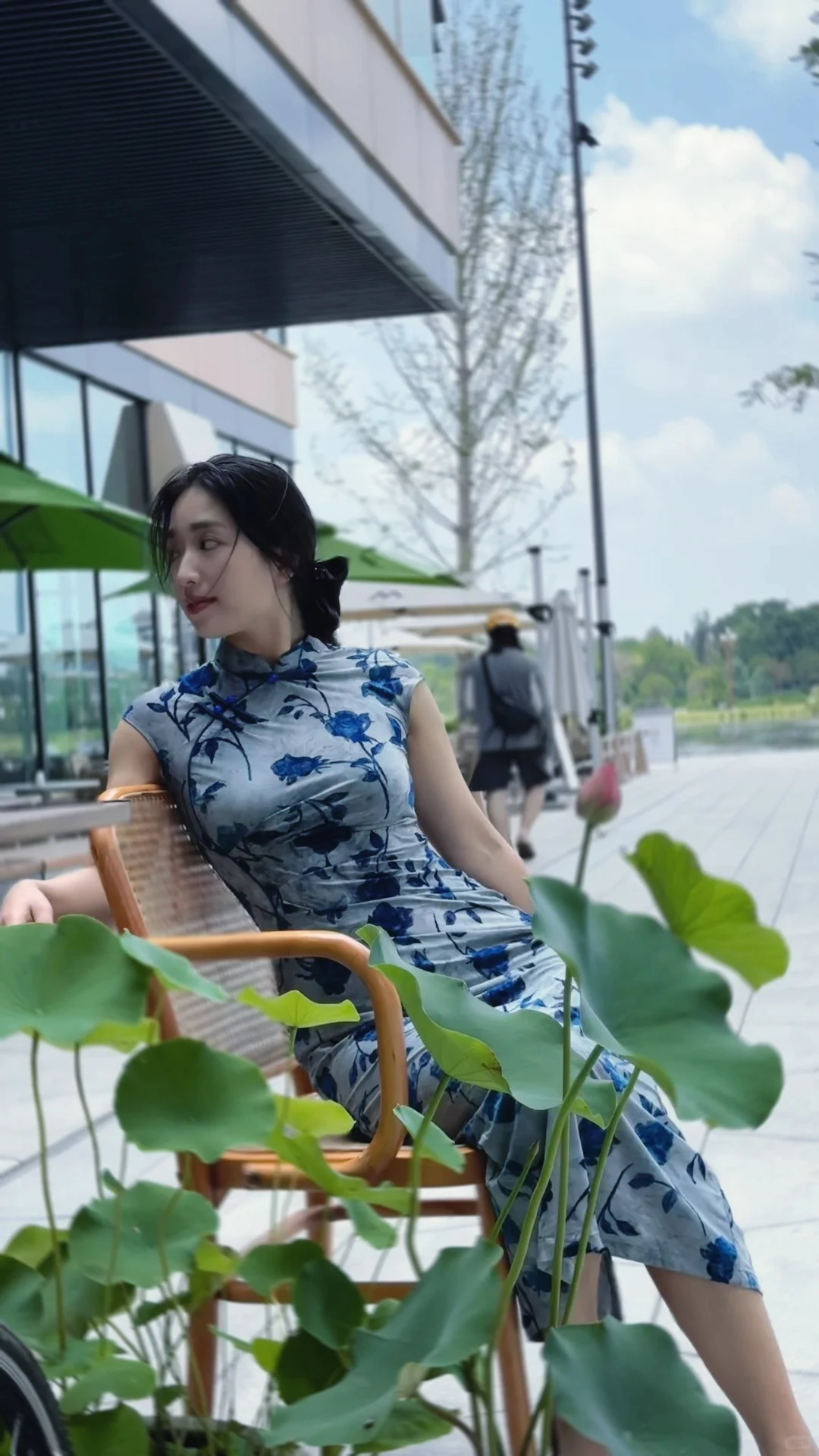 穿上旗袍的这一刻，岁月沉淀的美才最动人