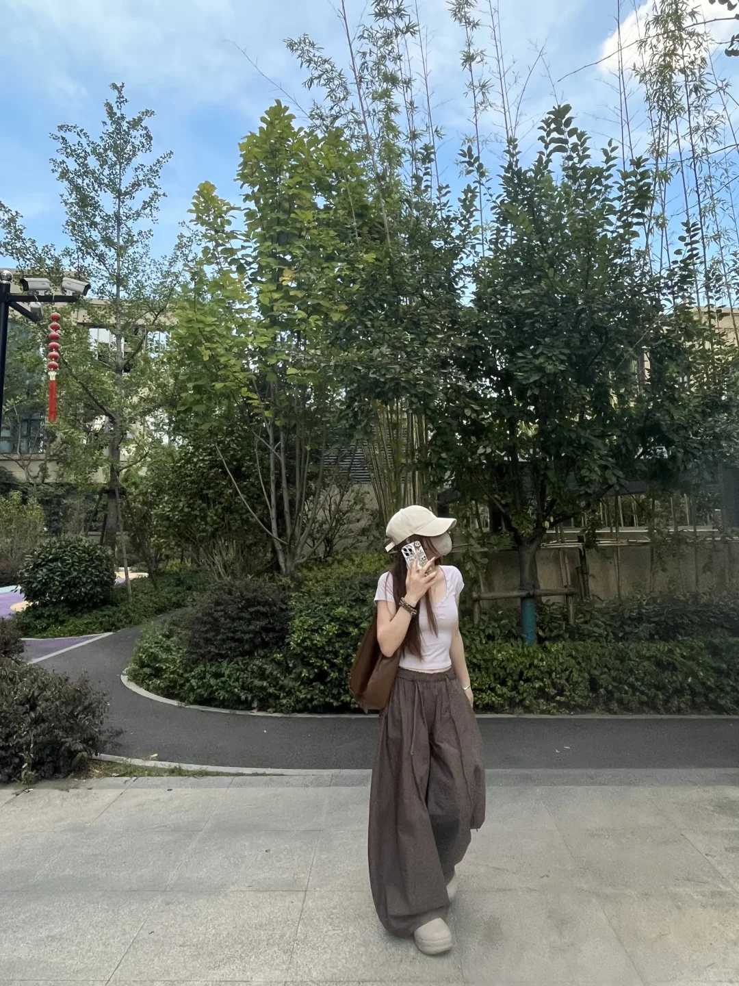 楼下小区看见的这样穿………………………………