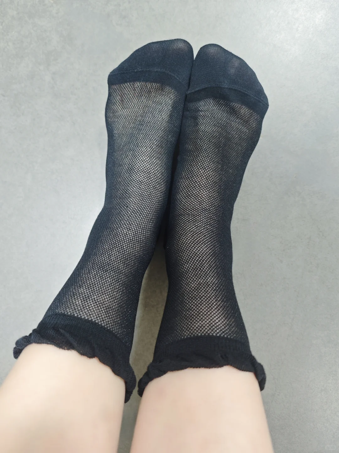 get√到这双黑色网眼袜的美了🤩