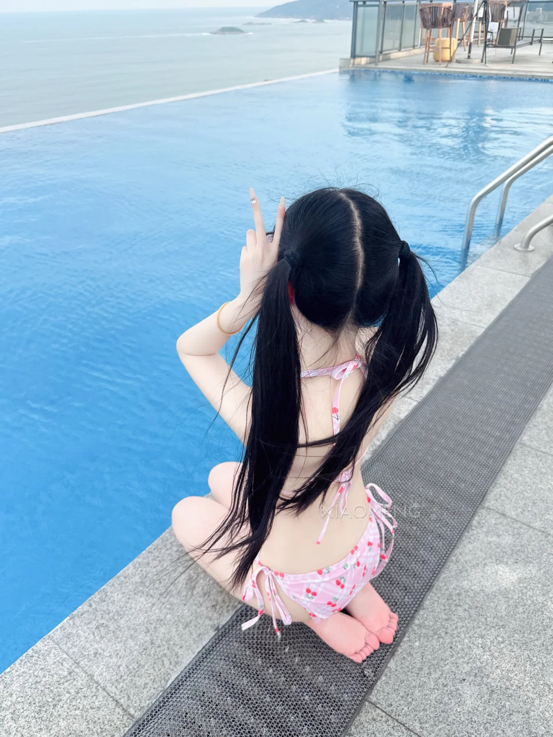 玩一下水吧～泳池真的很好拍