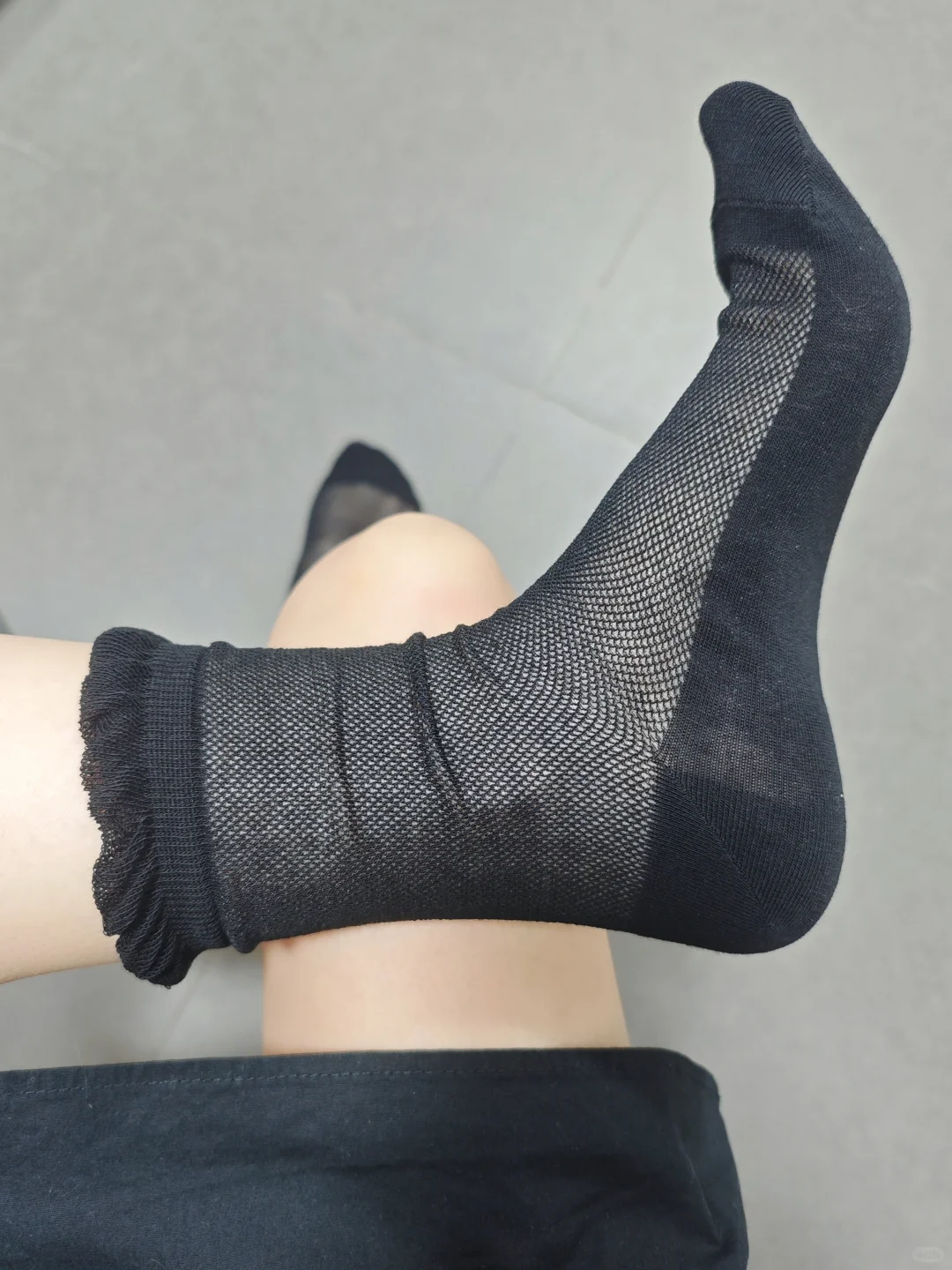 get√到这双黑色网眼袜的美了🤩