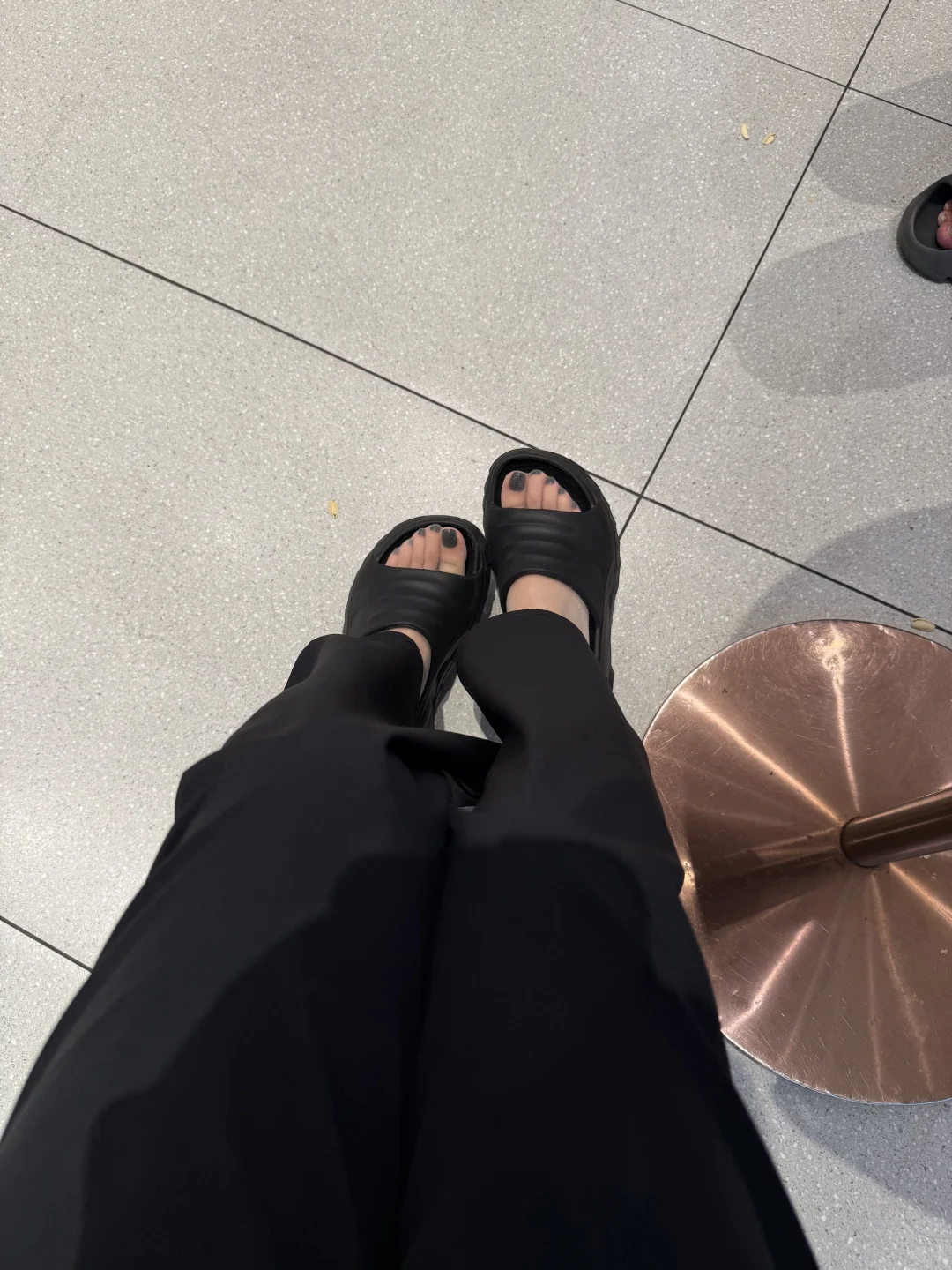 往后划裤里丝穿搭