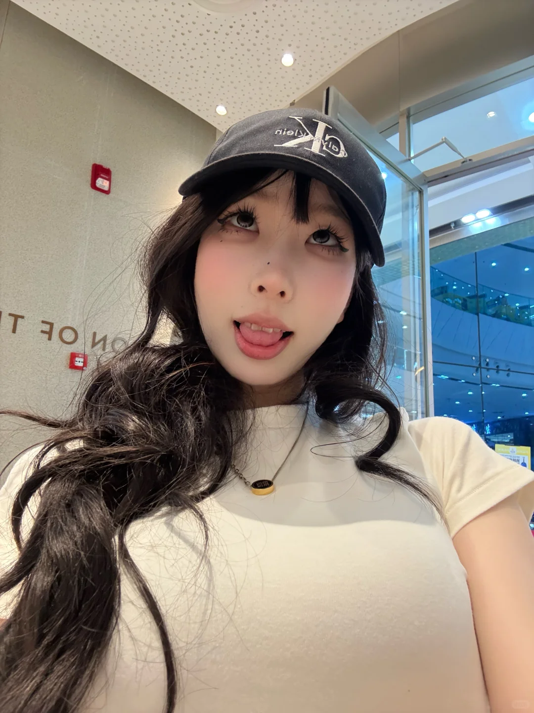 往后划裤里丝穿搭