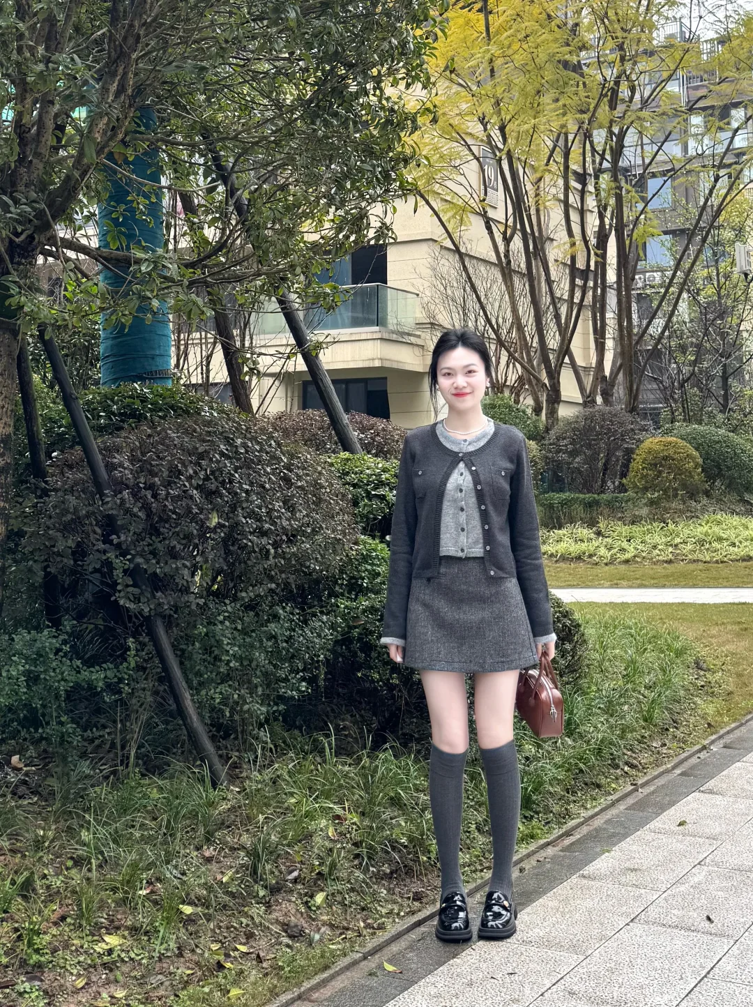教师穿搭｜英语老师秋冬的漂亮衣服们～～
