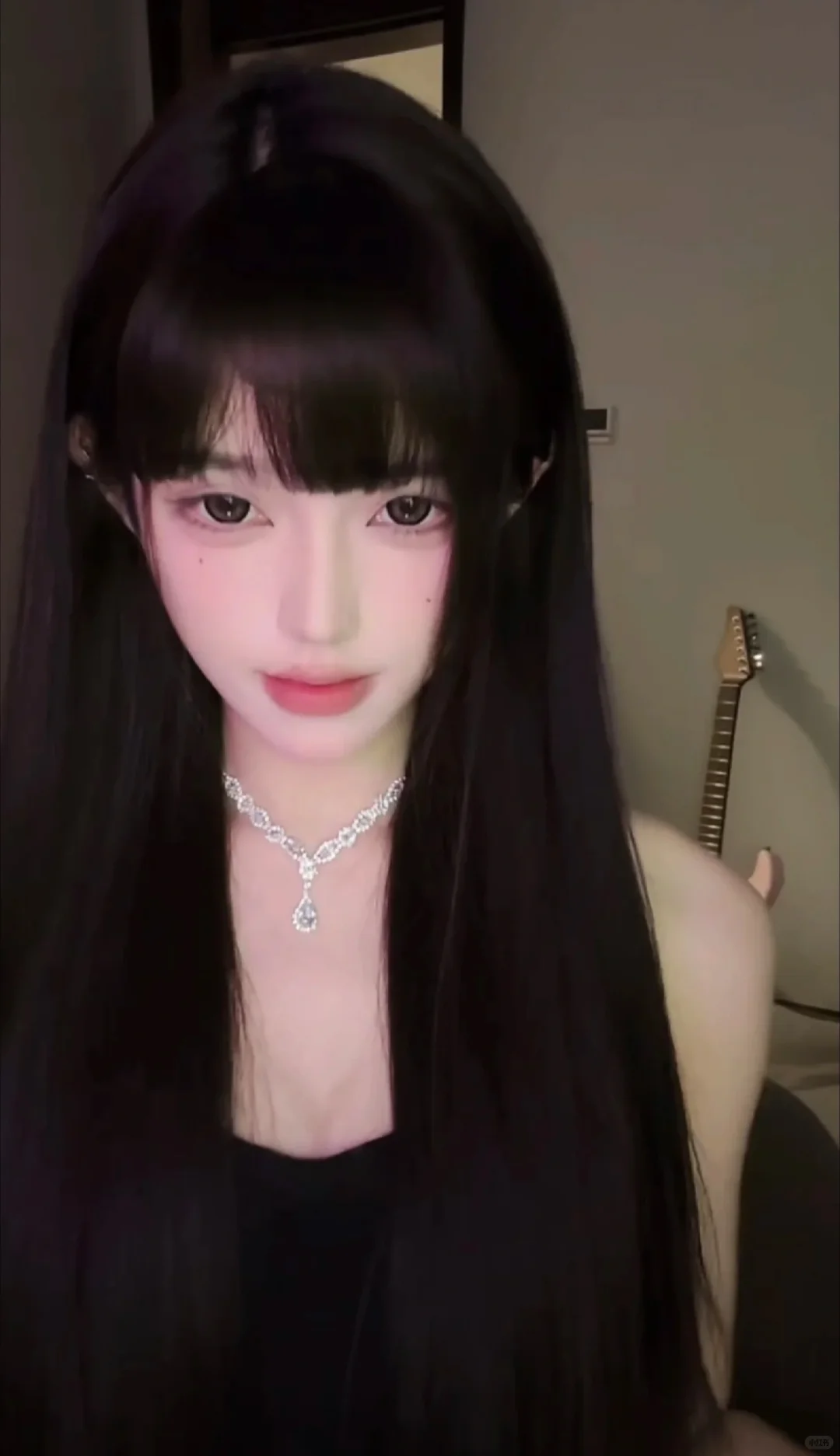 一个眼神，硬控大哥一整晚！！