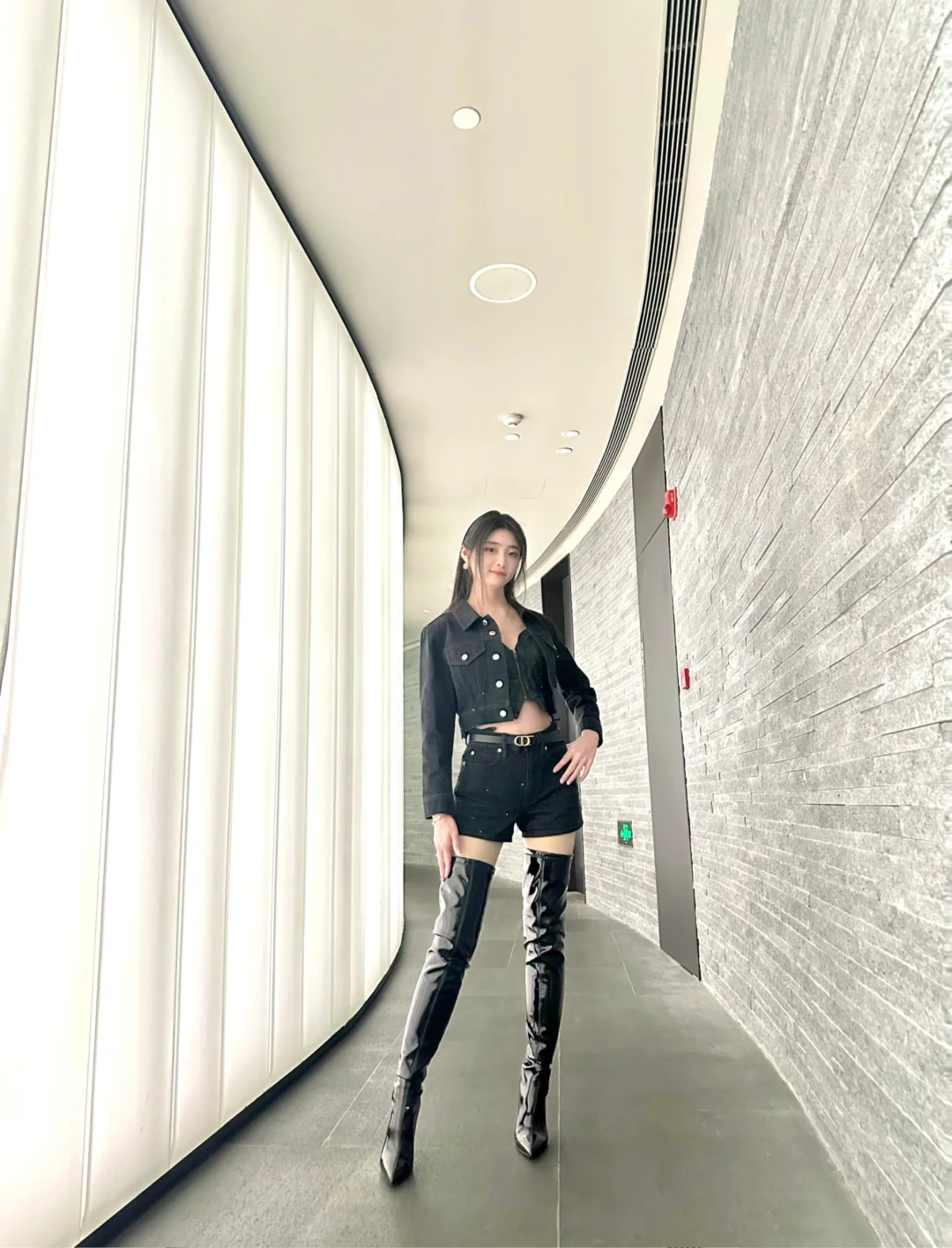 🖤漆皮过膝靴？那不就是本小姐的统治区吗🖤