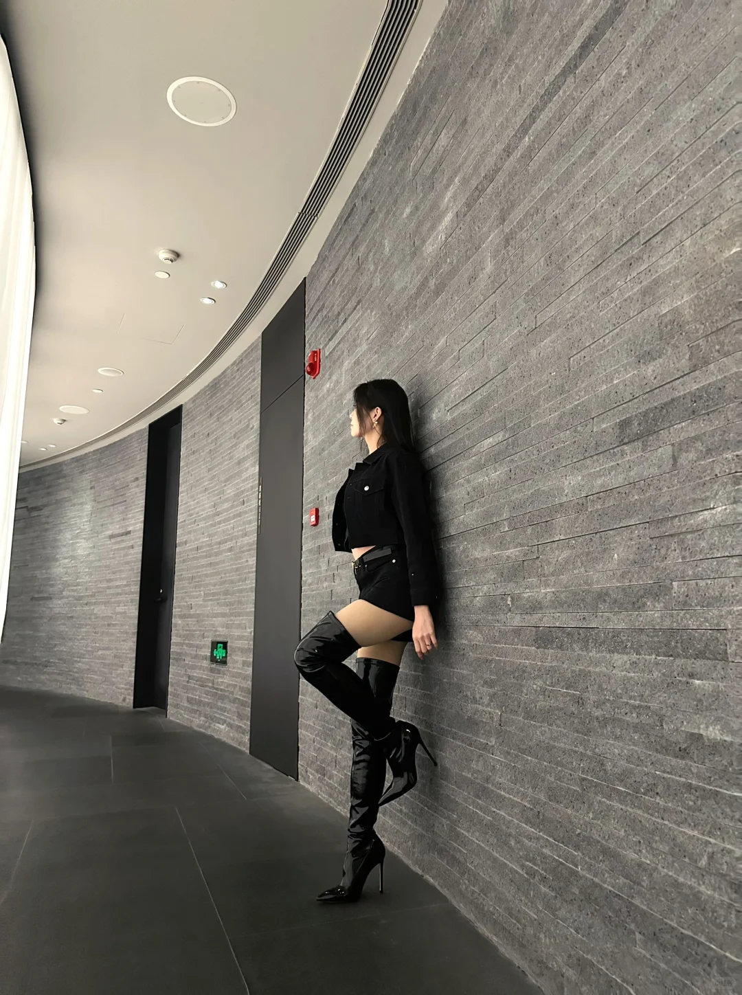 🖤漆皮过膝靴？那不就是本小姐的统治区吗🖤