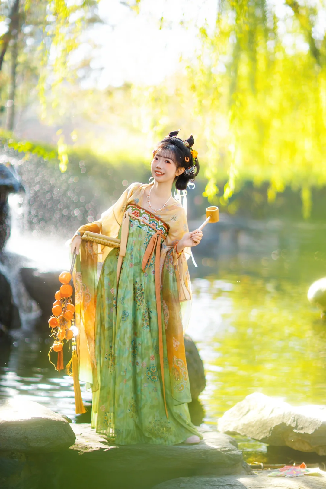 风起霓裳｜当汉服遇见光的诗行