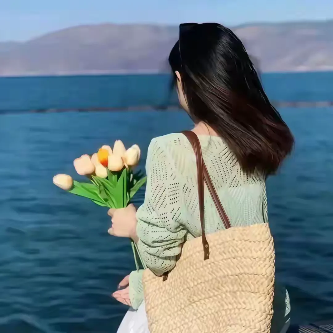 女生头像她在阳光里闪闪发光✨