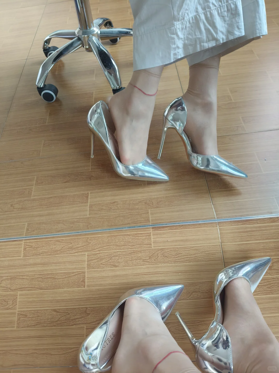 银色高跟鞋的闪耀时刻
