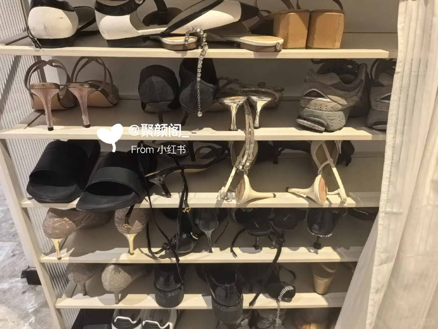 女邻居的鞋子好多啊