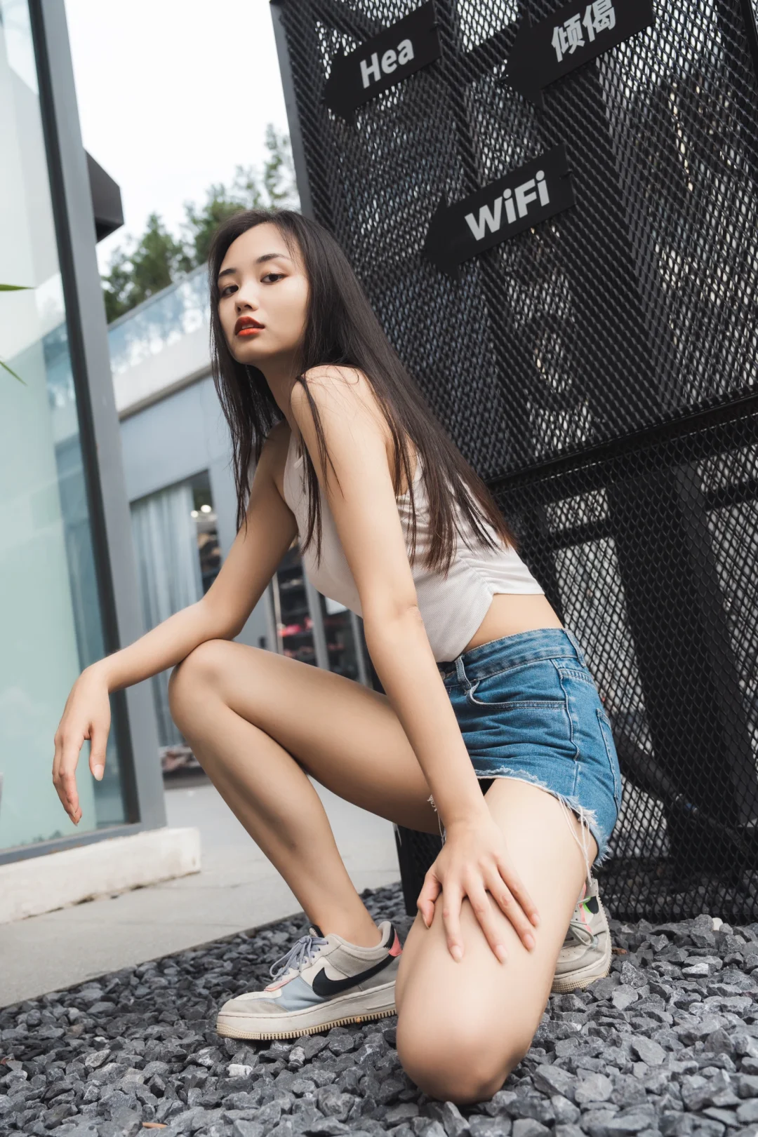 想看看你们拍的高个子女生可以吗？