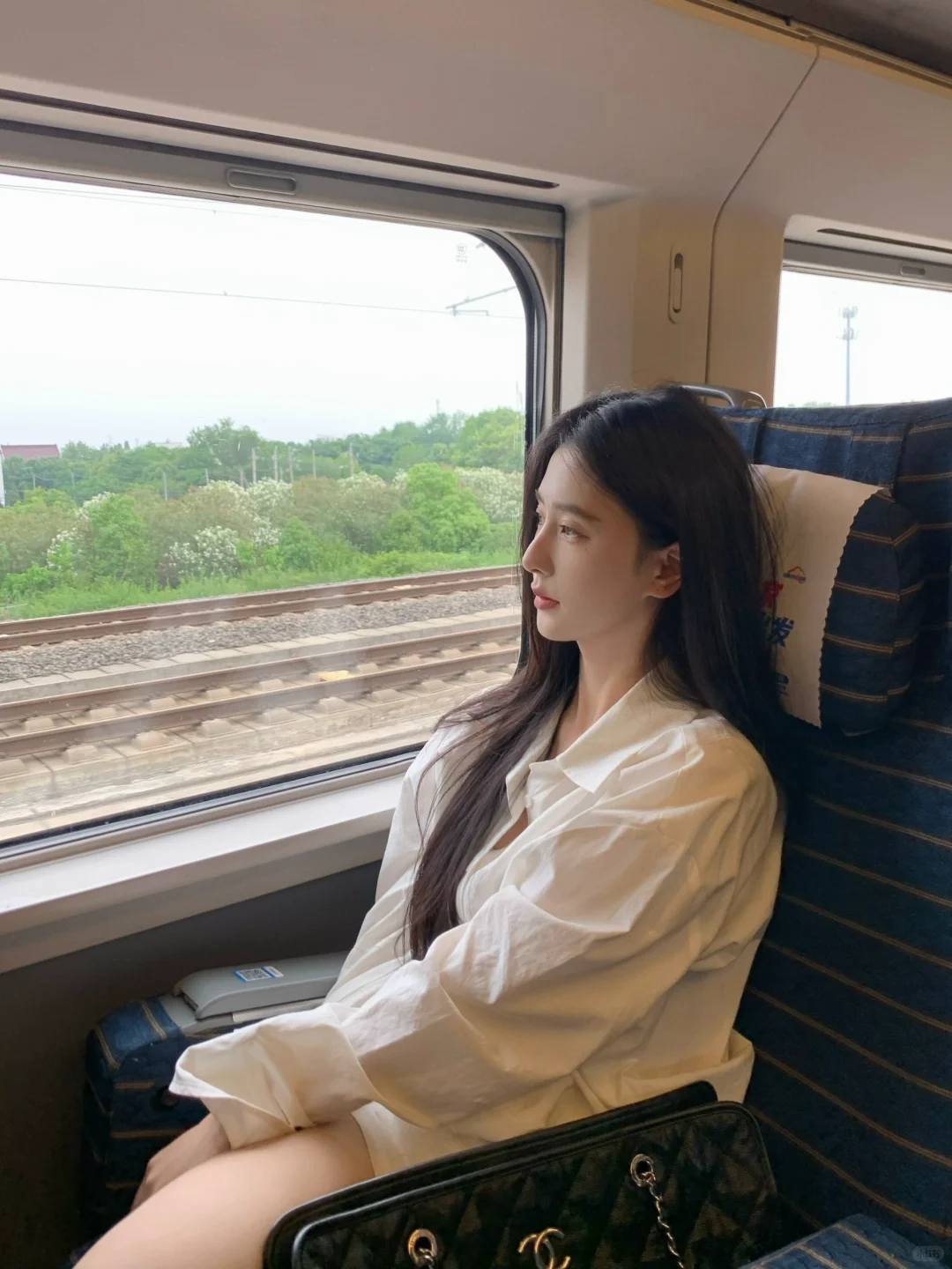 🚅朋友说别动，你现在好漂亮~