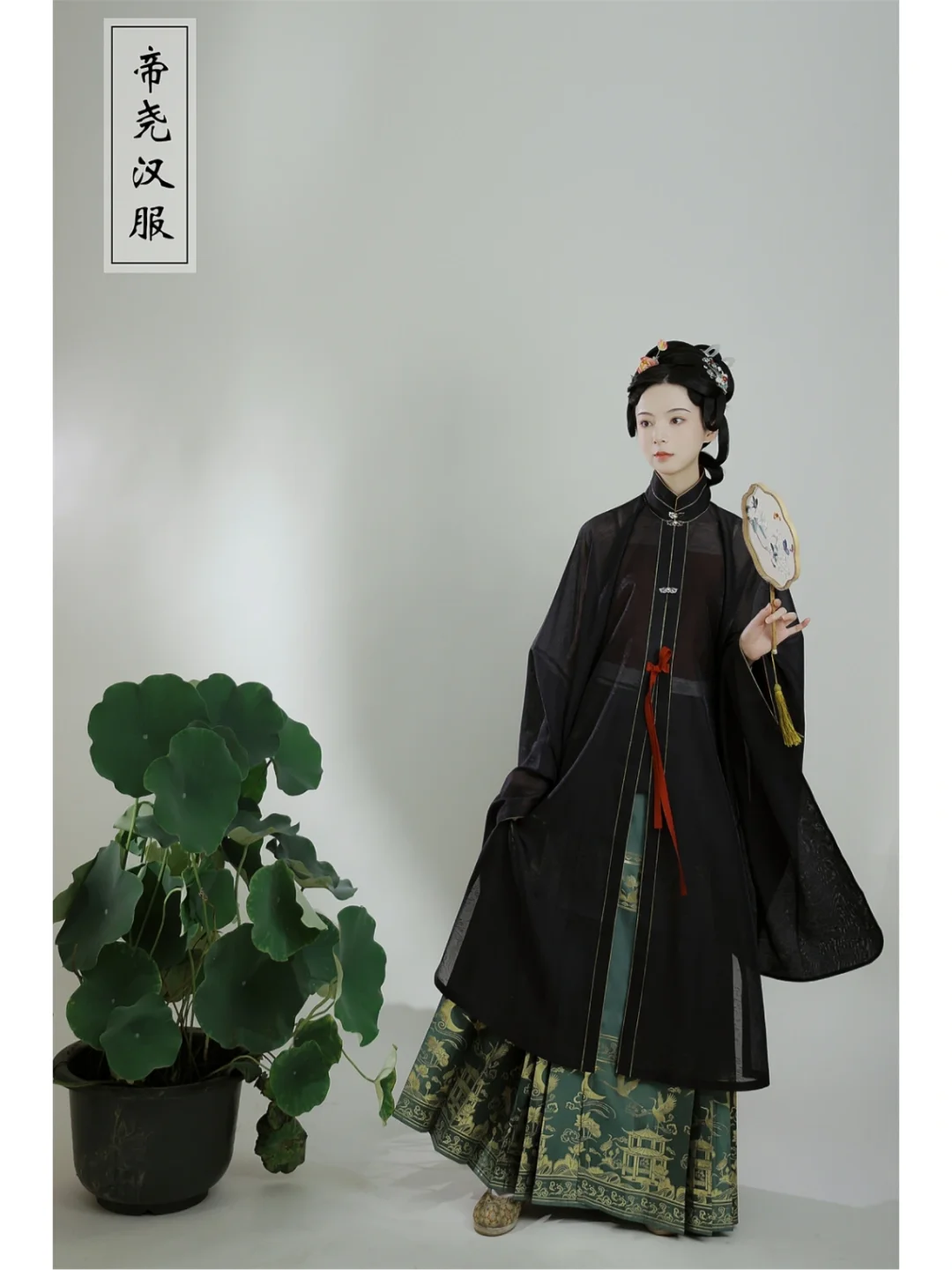 裹胸+透视装，在哪个年代都不失时尚性感