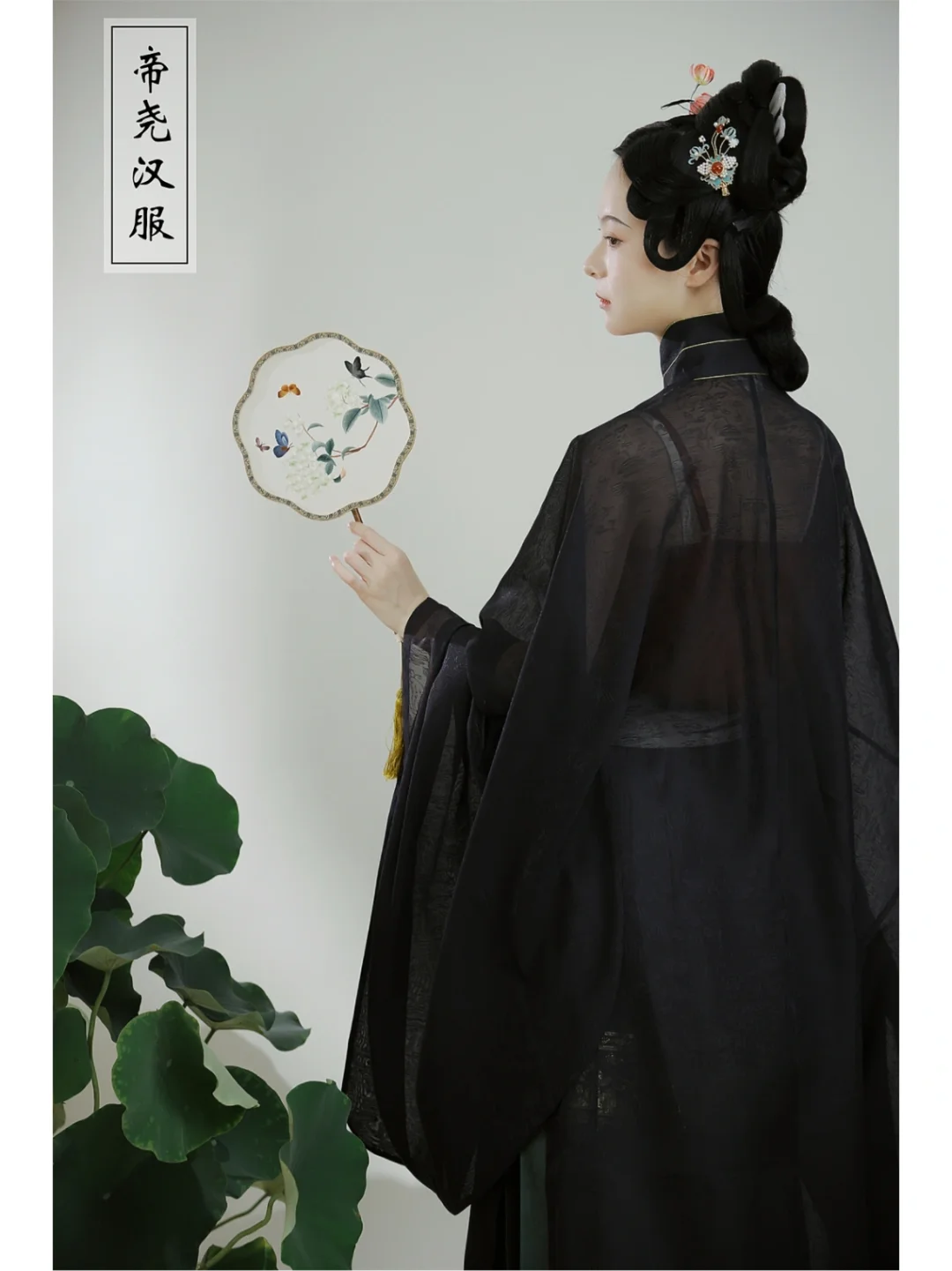 裹胸+透视装，在哪个年代都不失时尚性感