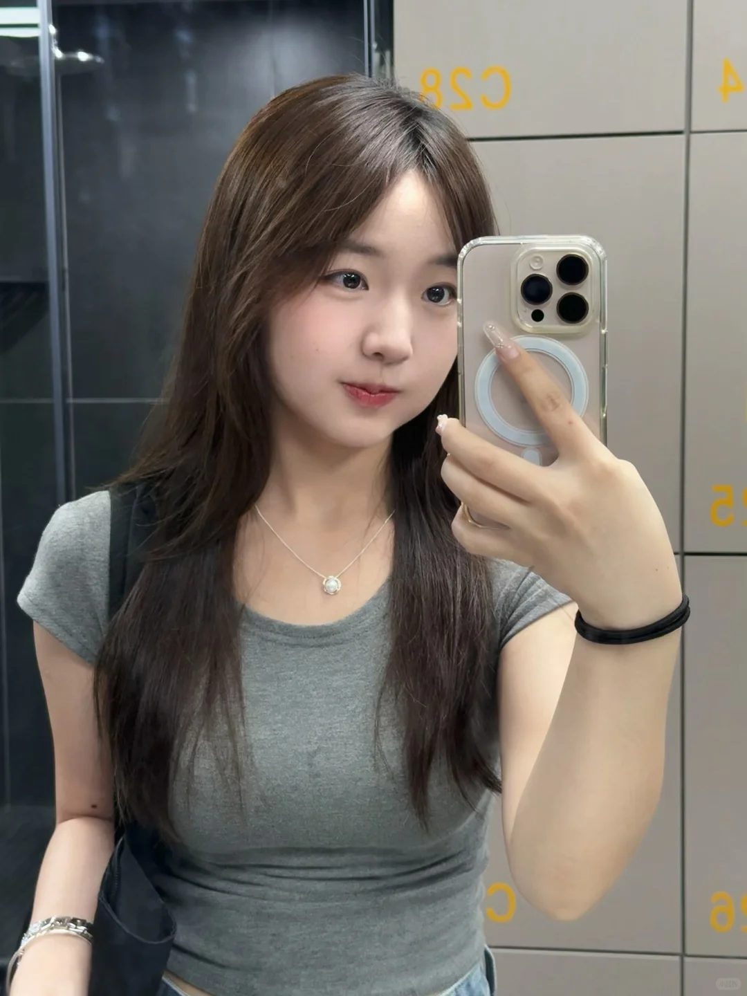 妆越淡 人越美