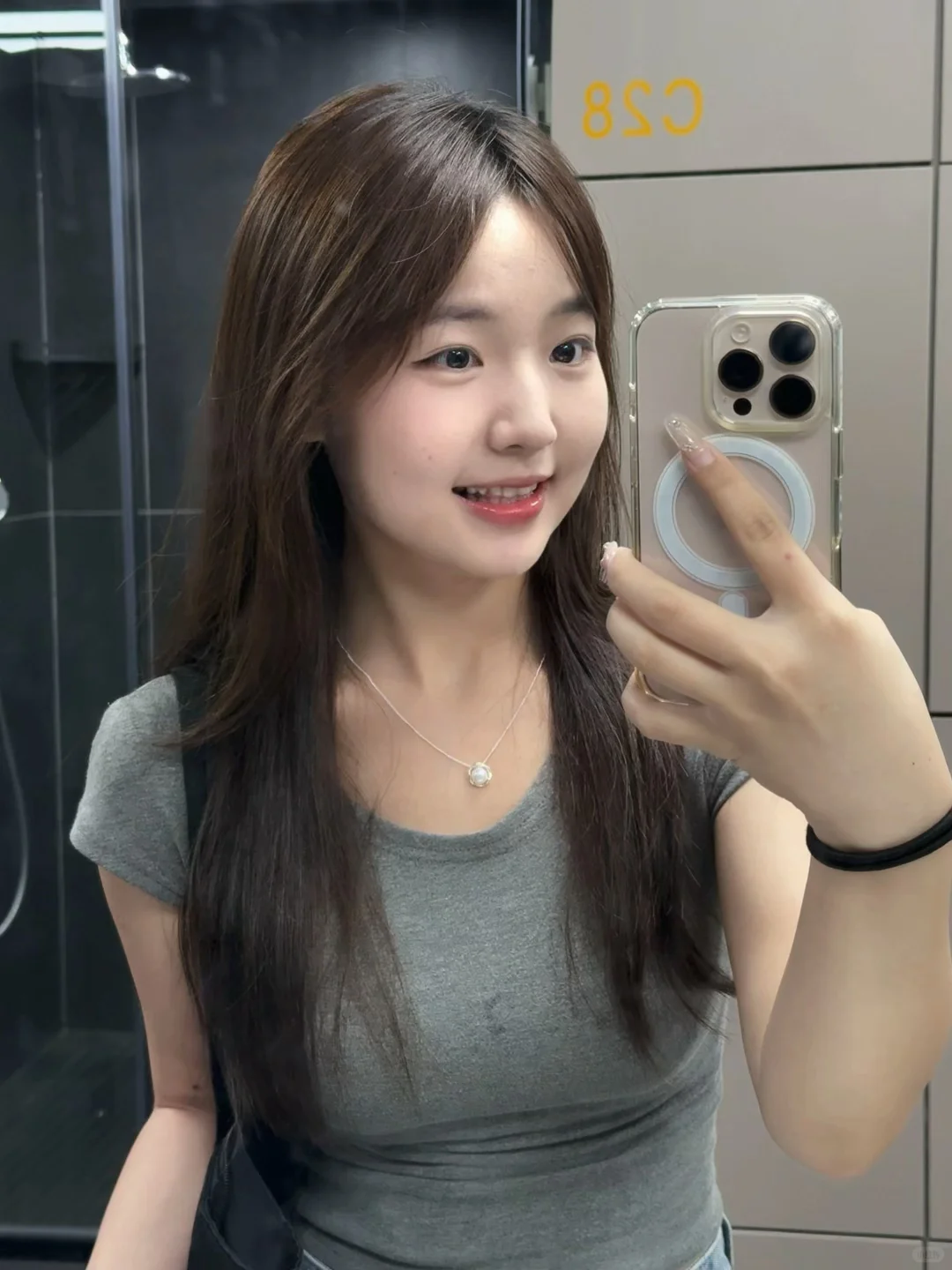 妆越淡 人越美