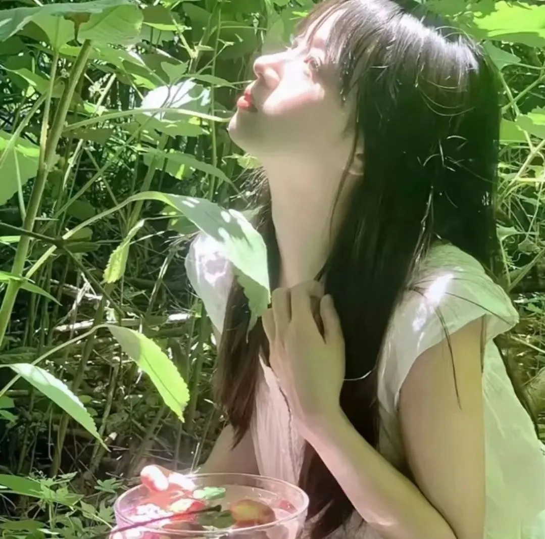 喜欢绿色，温柔而纯粹