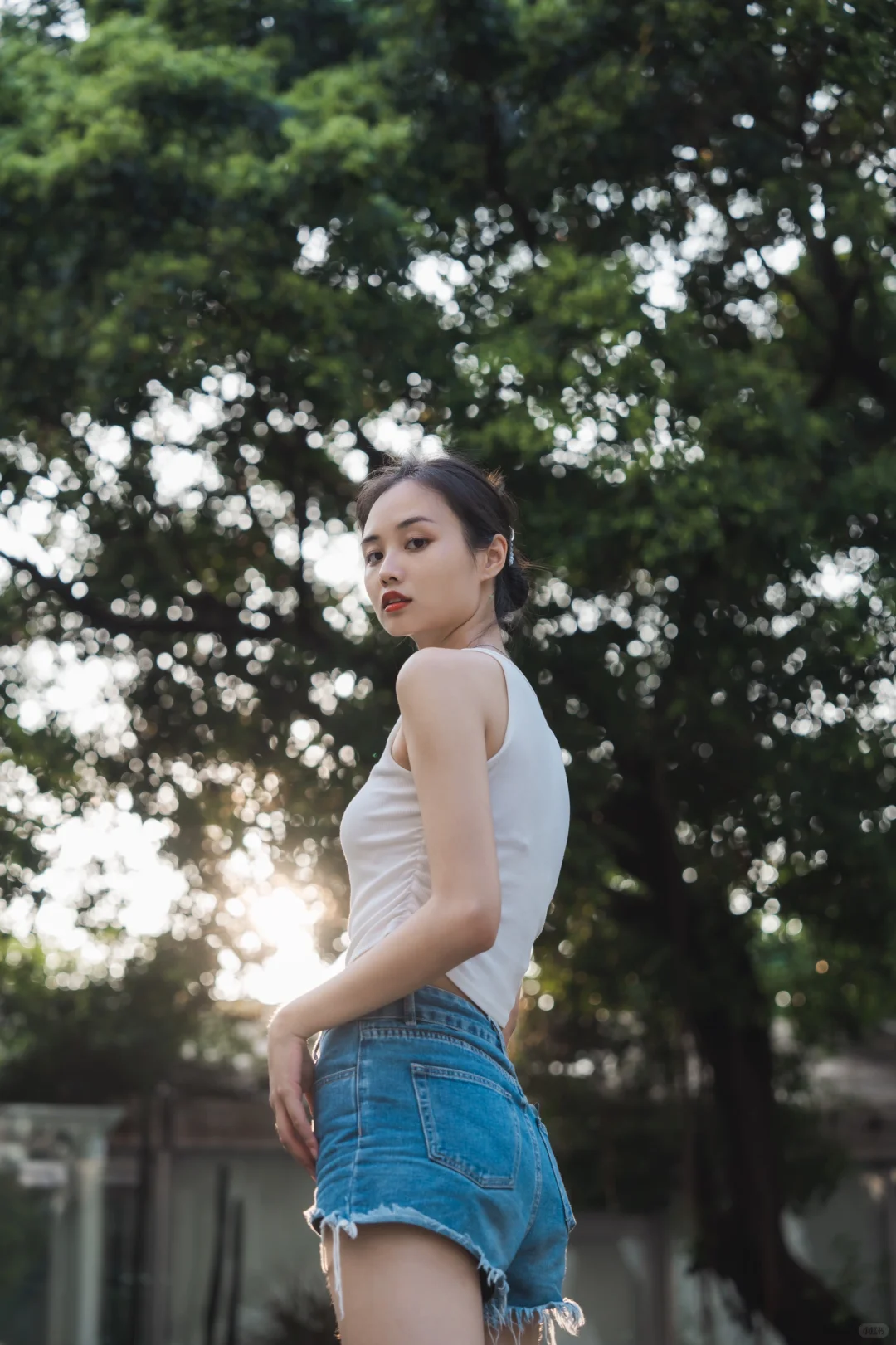 想看看你们拍的高个子女生可以吗？
