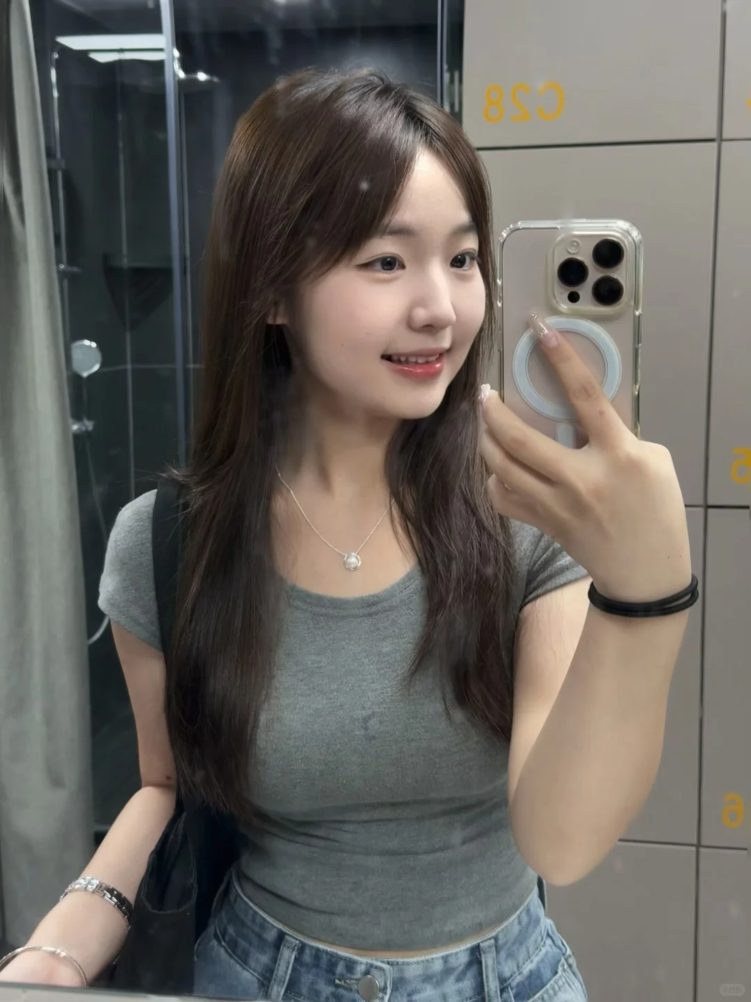 妆越淡 人越美