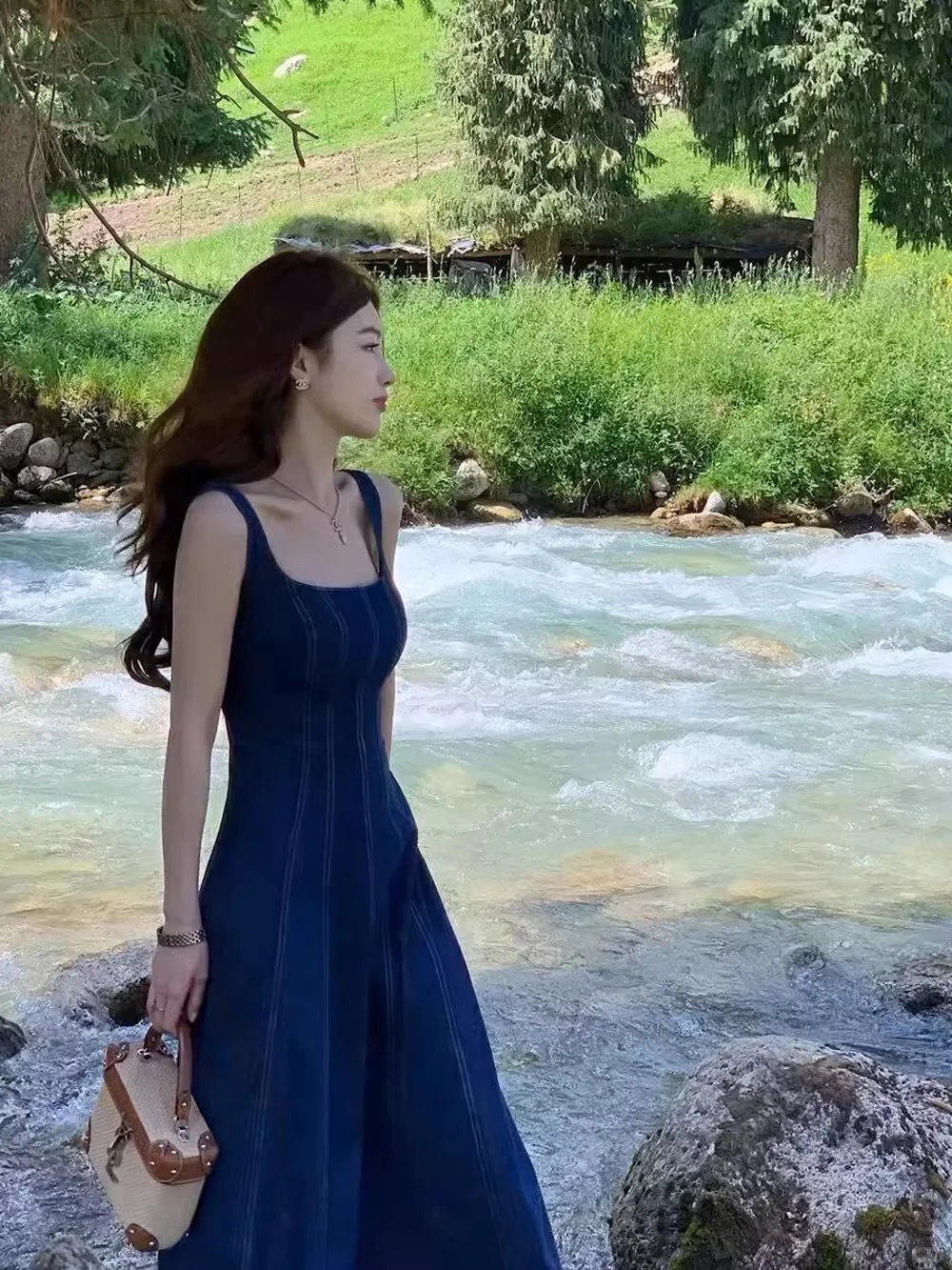 法式赫本风吊带连衣裙女2025新款高级感气质