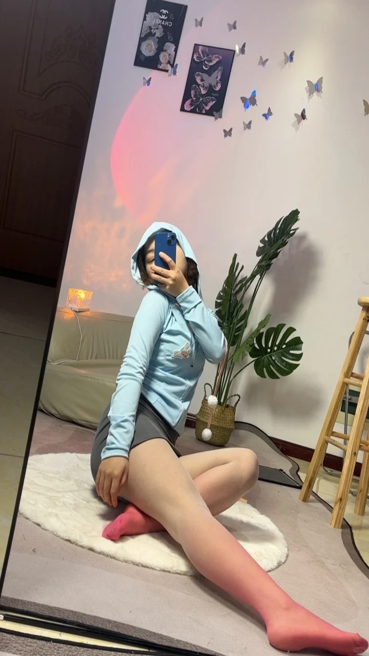 绝美渐变色丝袜分享