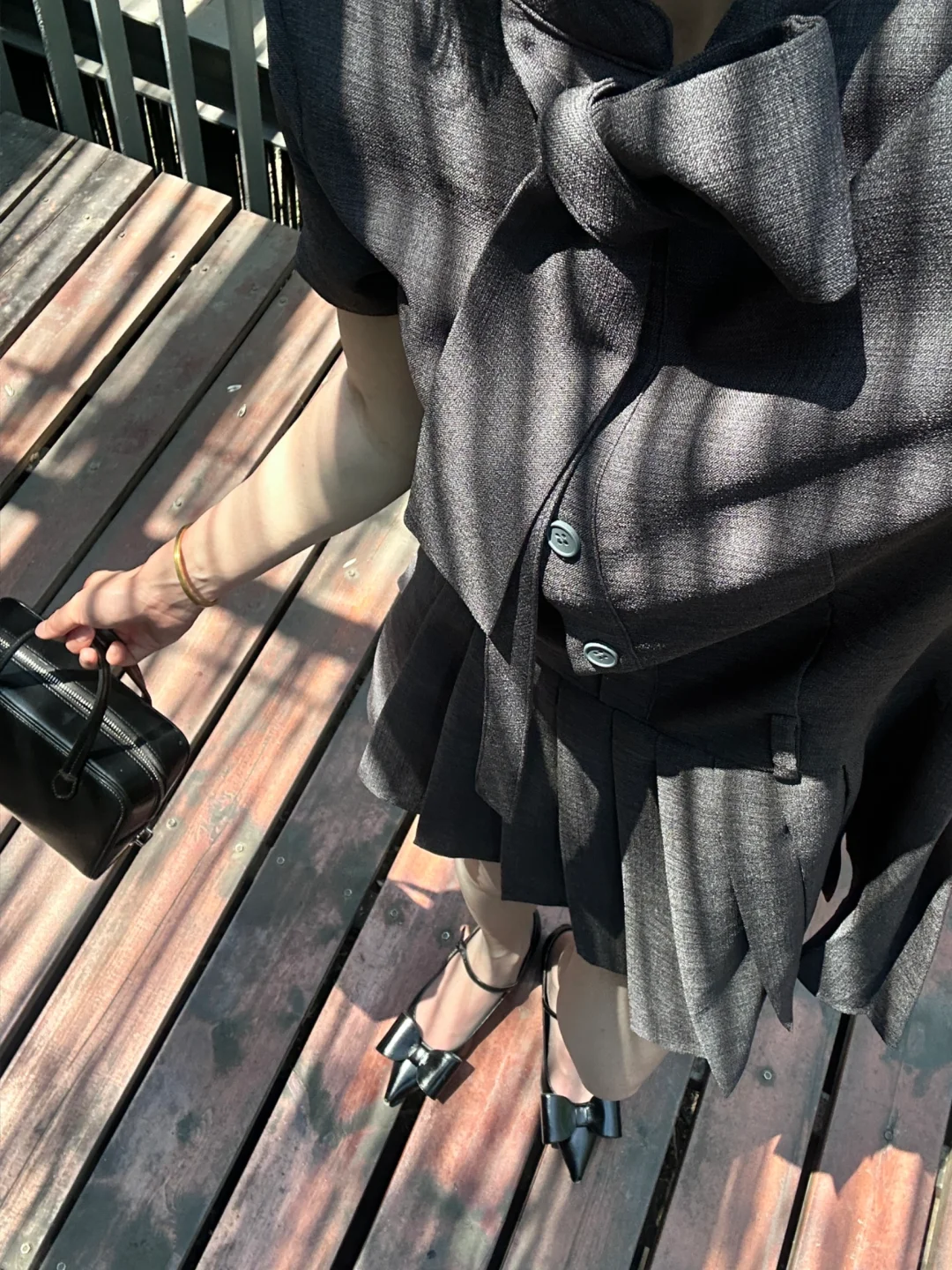 东北今天穿什么｜35°C的夏日格雷系穿搭☀️