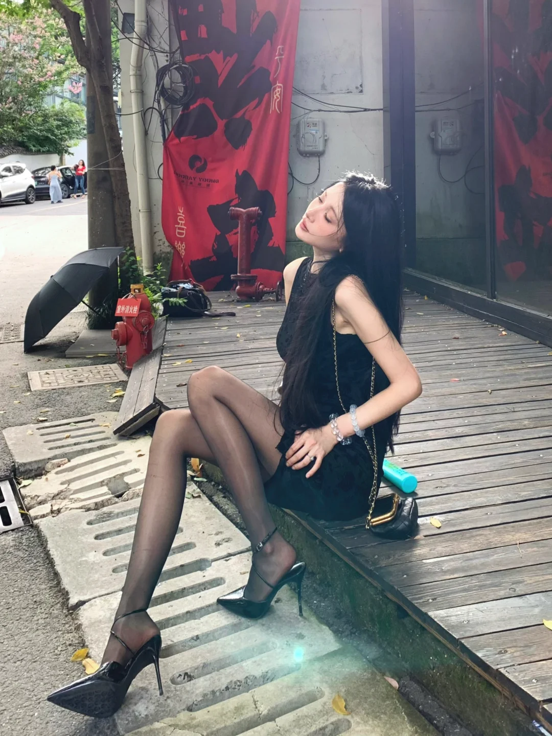 我爱这络绎不绝的无意义的瞬间